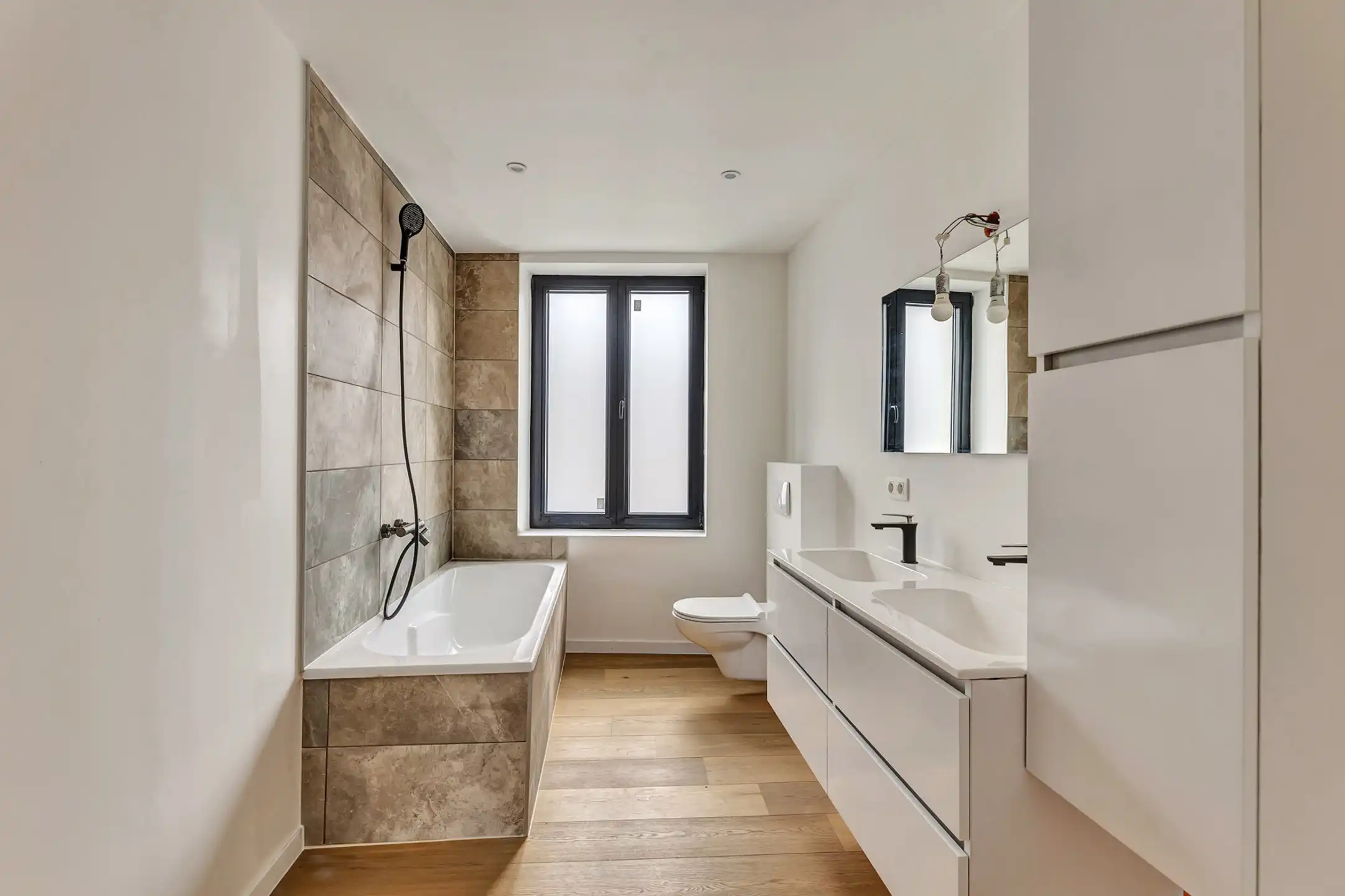 Instapklare stadswoning 200m2 bewoond met 5 slaapkamers  foto 11