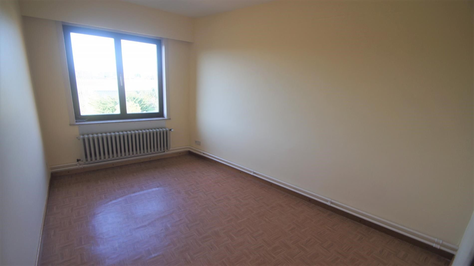 Ruim, goed gelegen appartement met 3 slpks, garage en terrasje foto 5