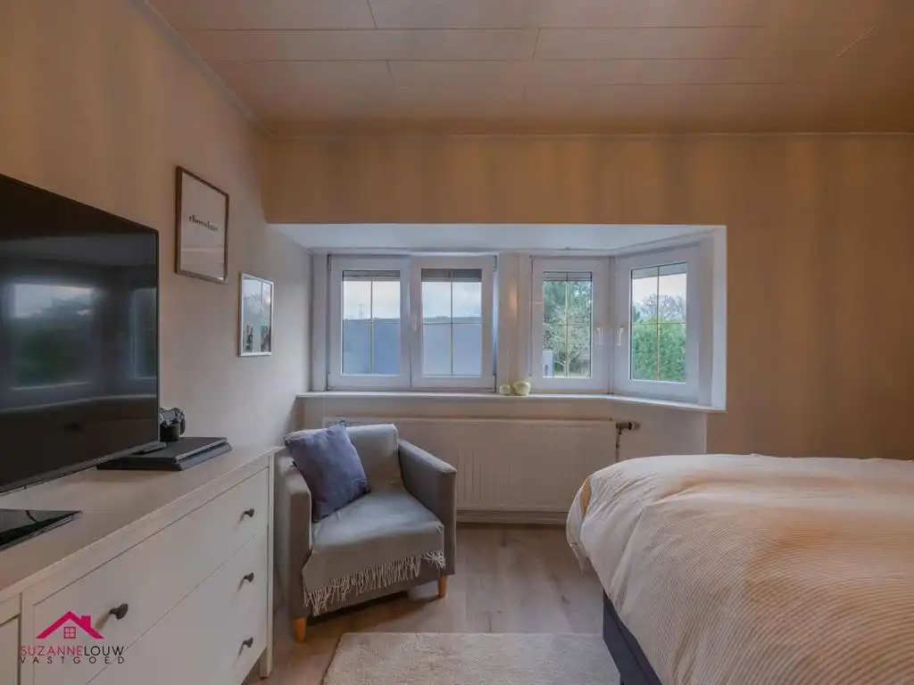 Gezellige en instapklare, half vrijstaande woning met veranda foto 32