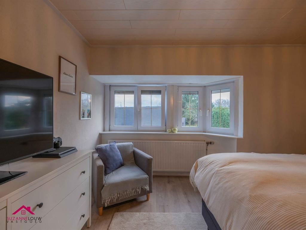 Gezellige en instapklare, half vrijstaande woning met veranda foto 32