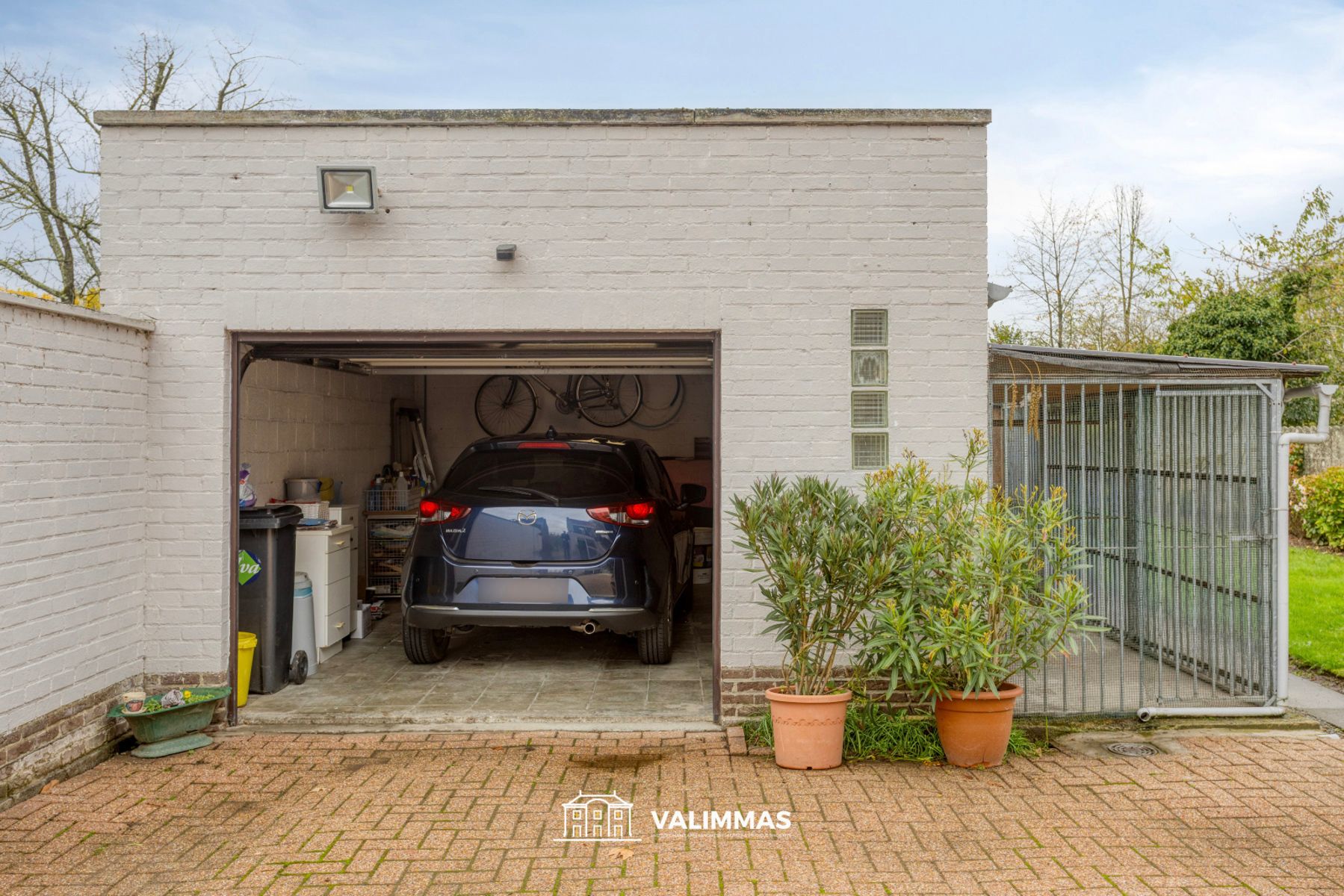 Prachtig gelegen gerenoveerde driegevelwoning met grote tuin foto 18