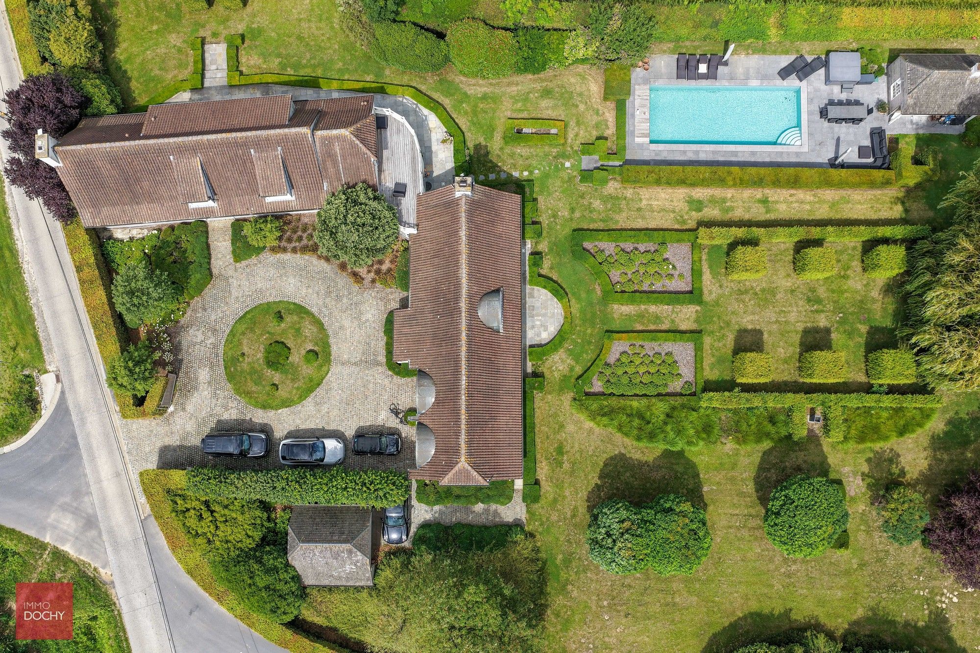 Ruime villa met zwembad en prachtige tuin foto 6
