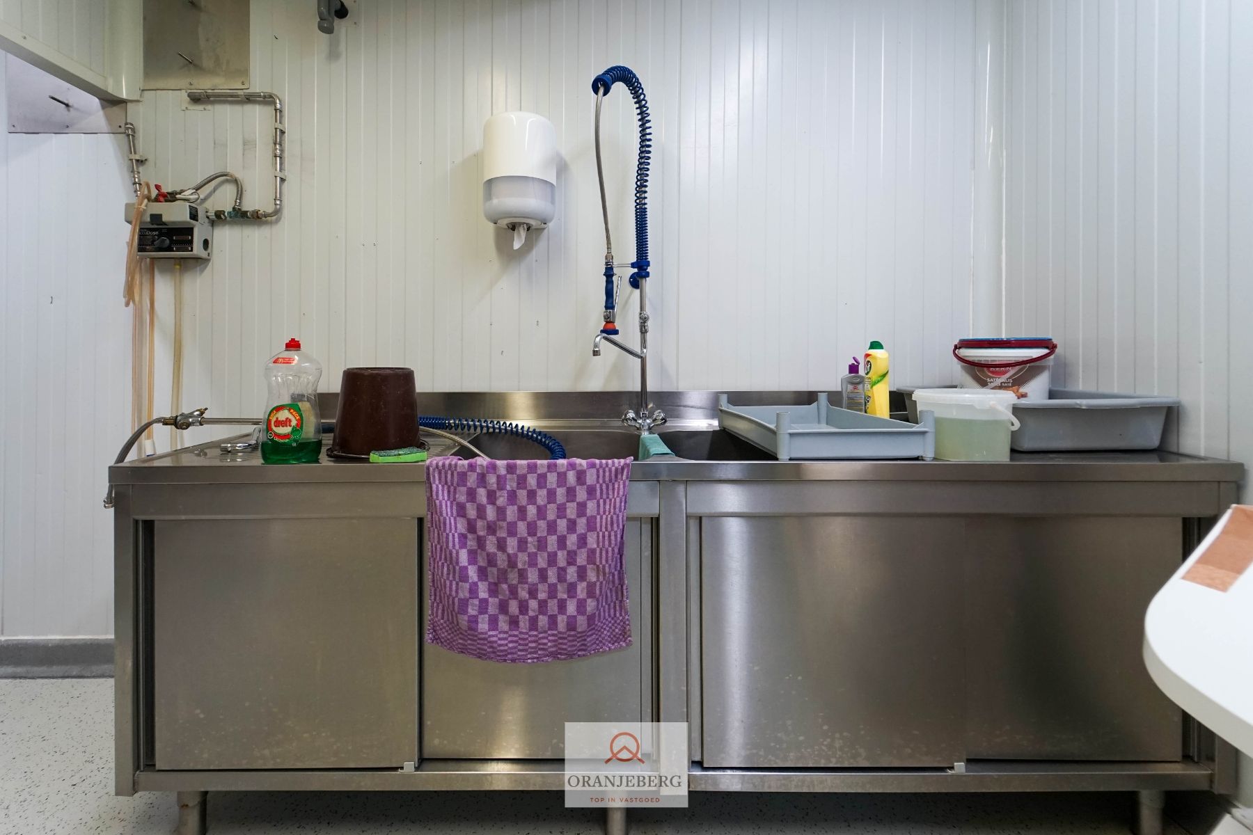 Volledig gerenoveerde winkelruimte + atelier met garage te huur in Gentbrugge foto 16