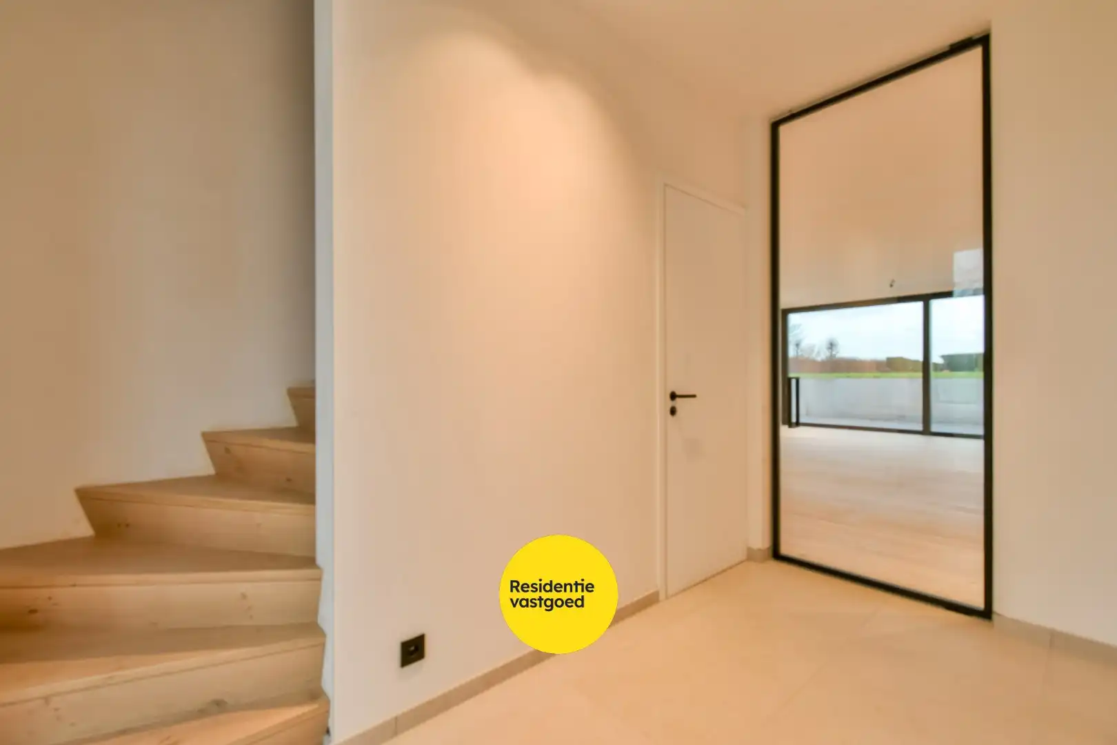 Ruime en kwalitatieve nieuwbouwwoning! foto 3