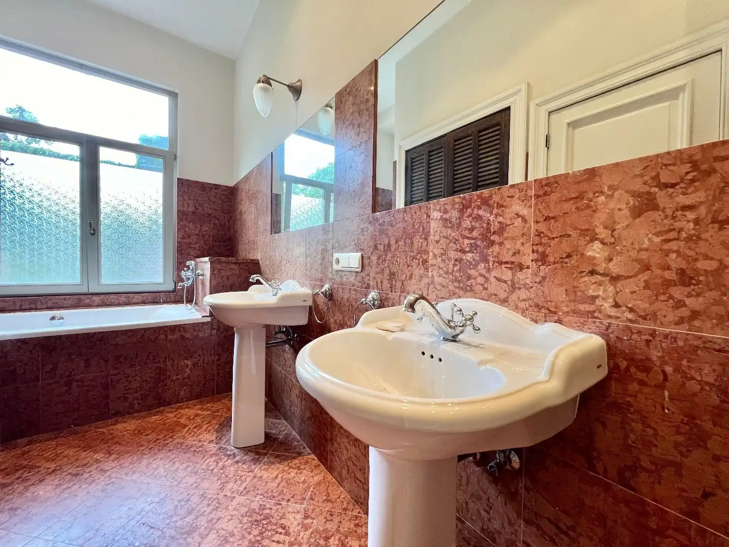 Ruime 1slpk app met terras te Zurenborg foto 12