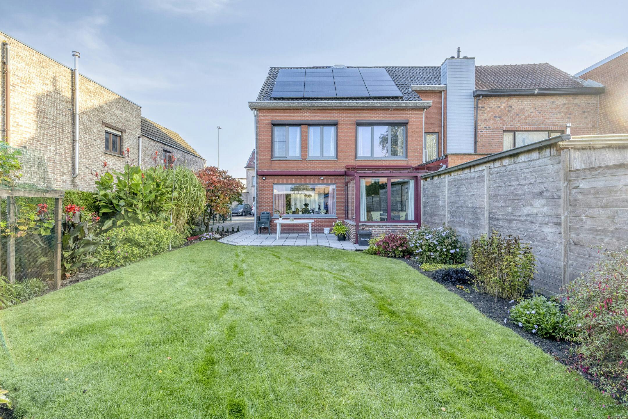 Ruime verzorgde gezinswoning in centrum Beveren foto 2