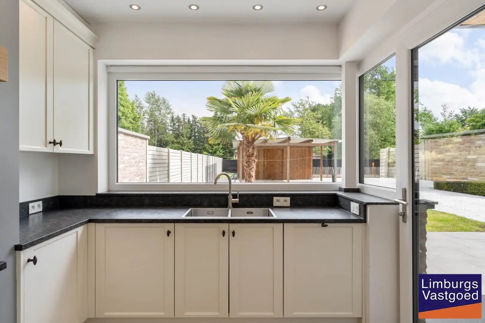 Exclusieve gezinswoning, 283m², 5 slpk, praktijkruimte op toplocatie foto 13