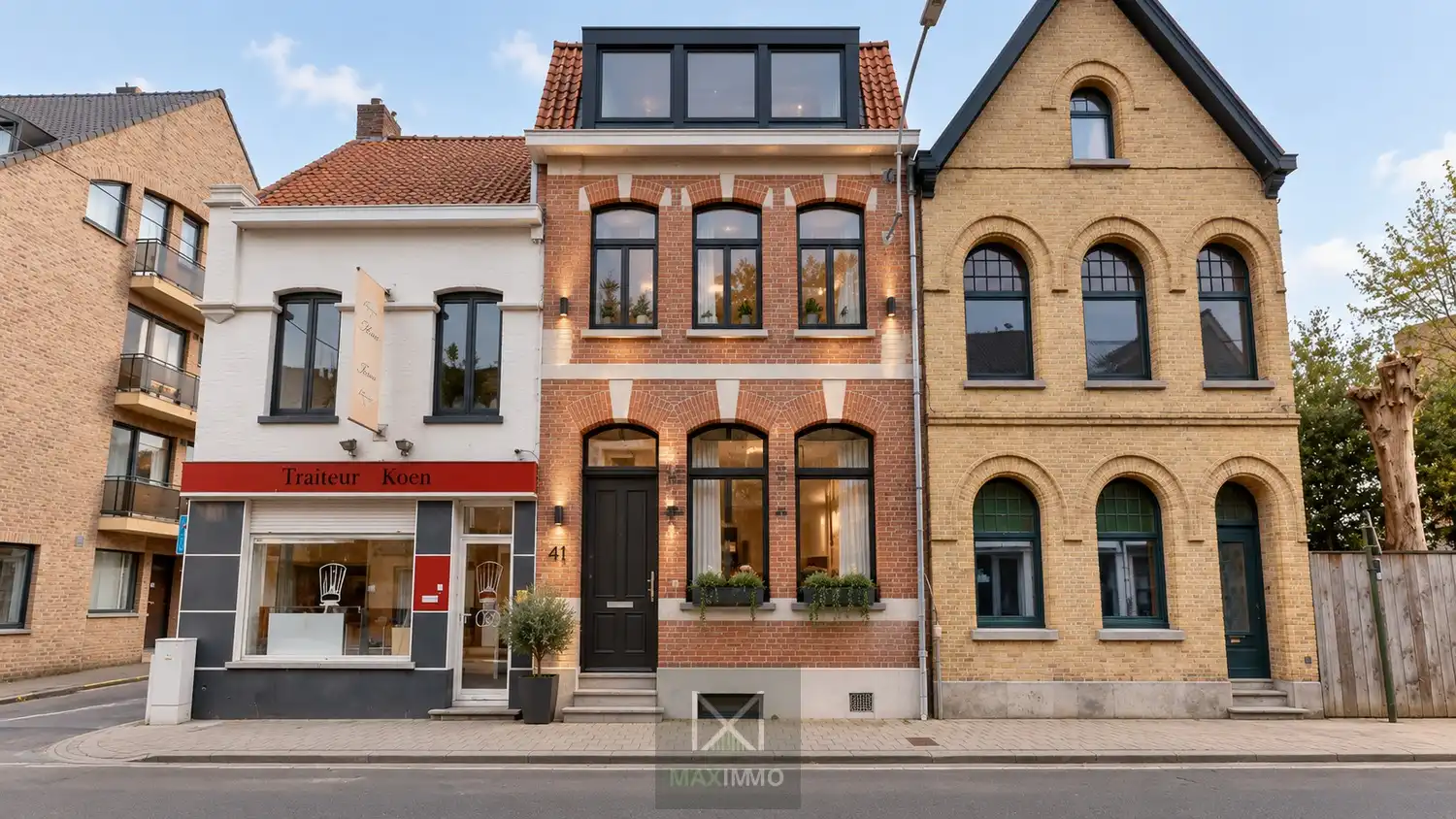 Hoofdfoto van de publicatie: Karaktervolle herenwoning met uitzonderlijk veel ruimte en potentieel in hartje Lauwe
