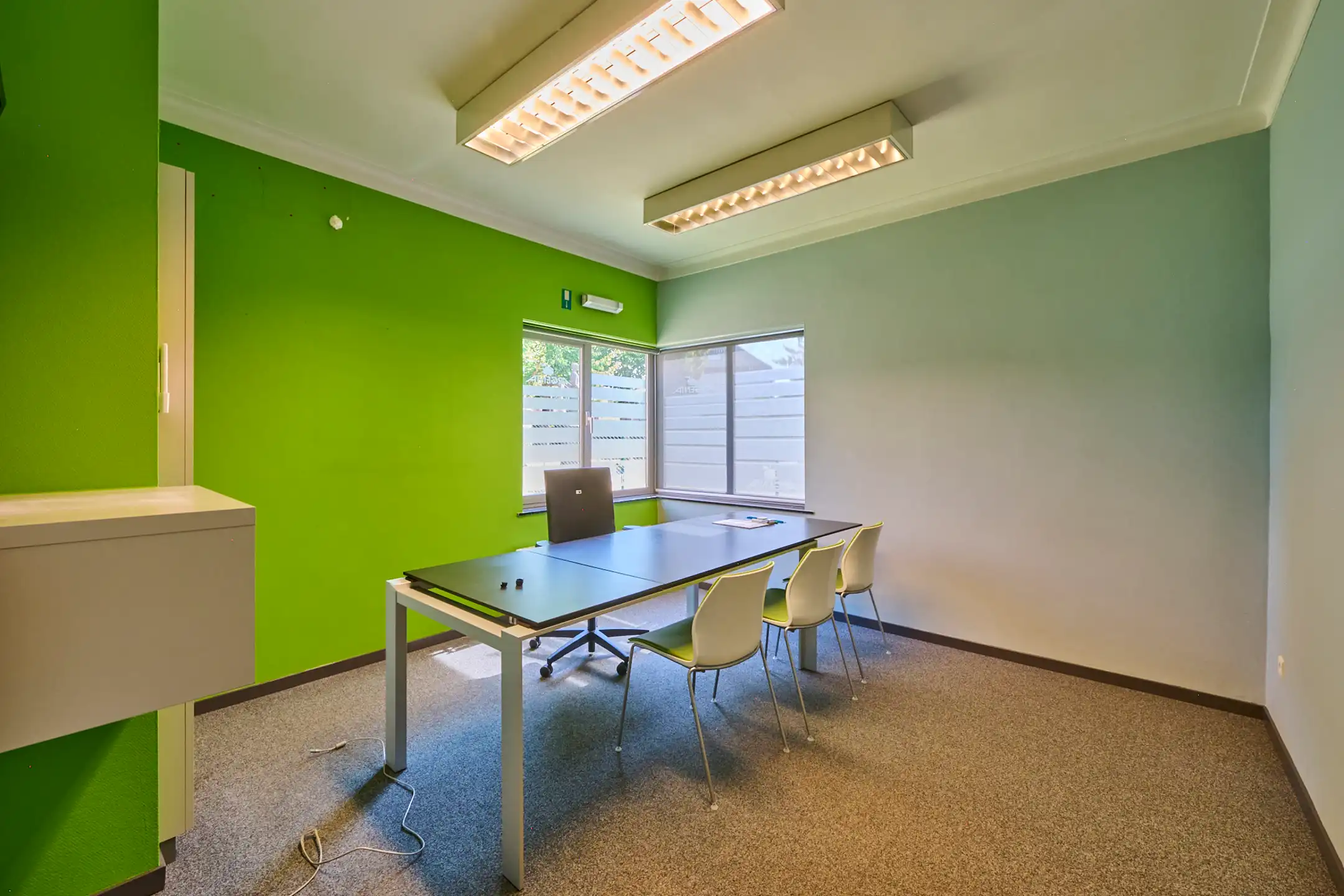 Te huur: kantoor/handelsruimte van 220m² in Hechtel foto 11