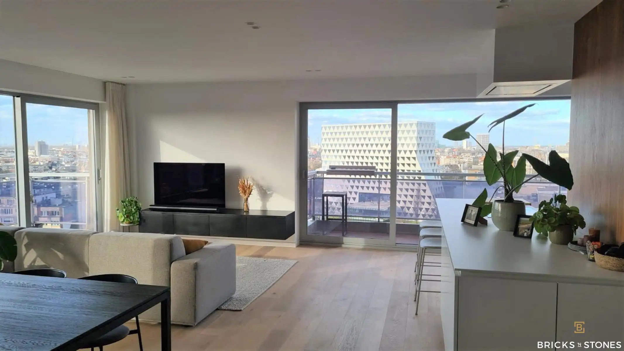 Bemeubelde penthouse met prachtig zicht foto 3