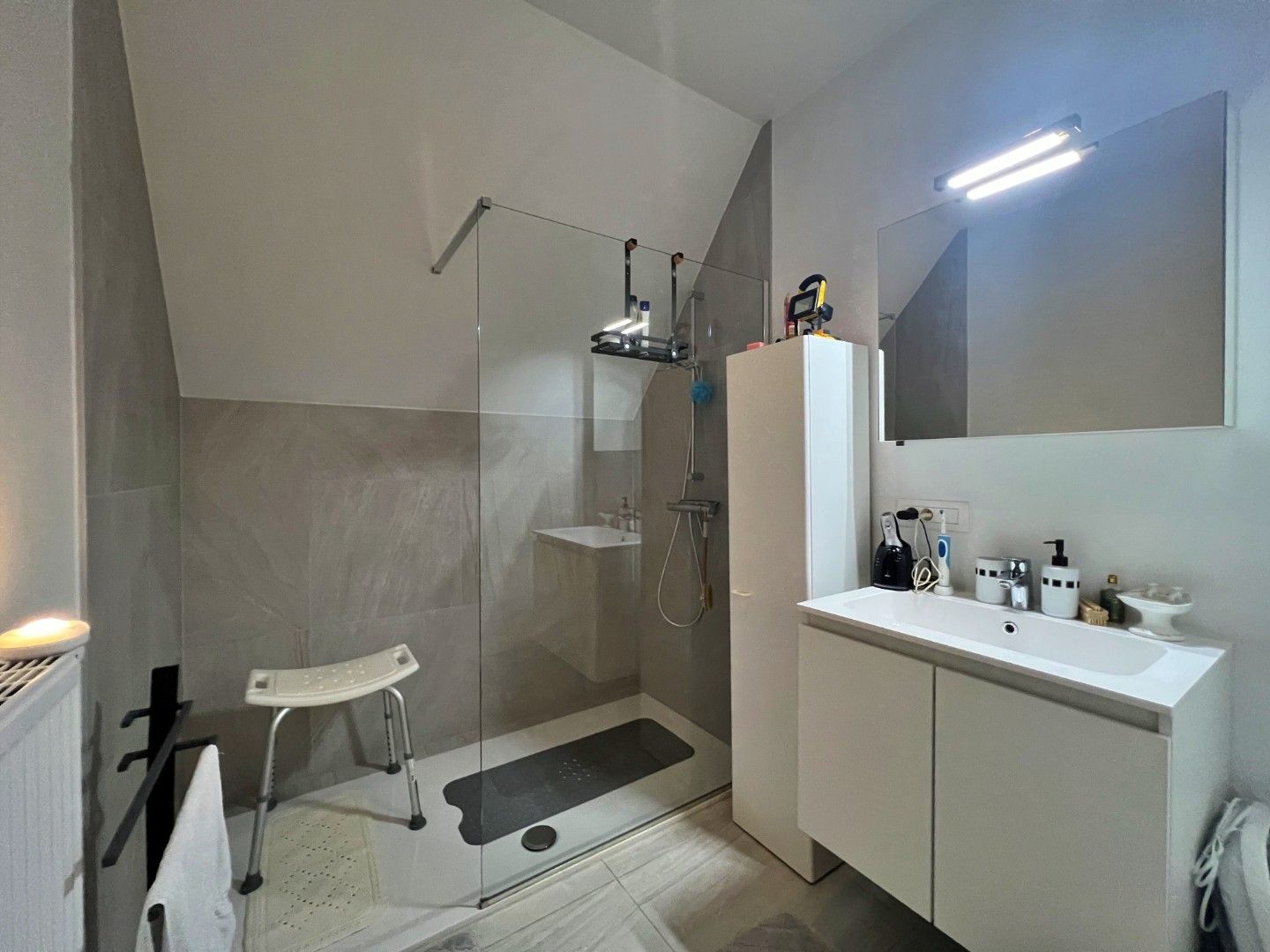 Recent 2-slaapkamer appartement met verschillende terrassen, een kelderberging en een parkeerplaats foto 11