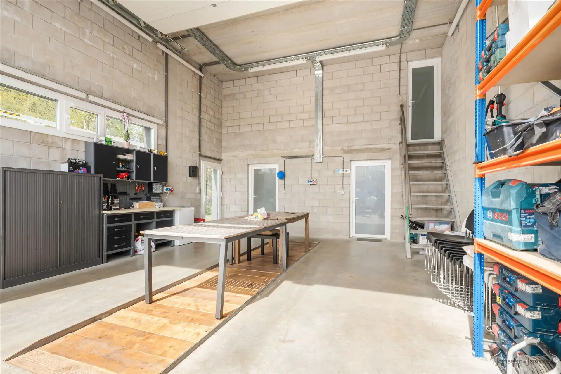 Vrijstaande woning met modern bijgebouw en renovatiepotentieel in groen Beverlo foto 16