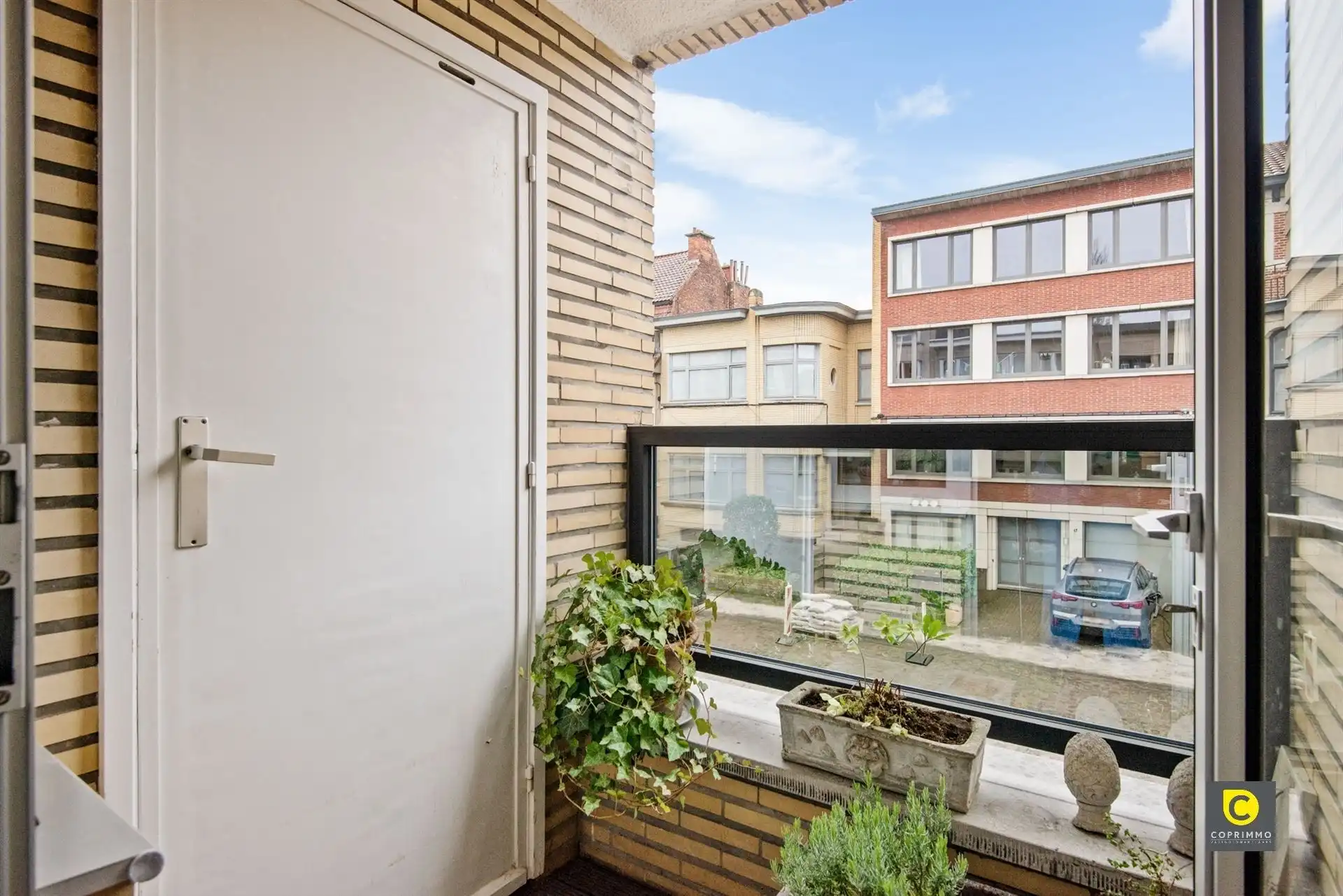 Lichtrijk 2 slpk app met 2 terrassen te Pulhof! foto 4