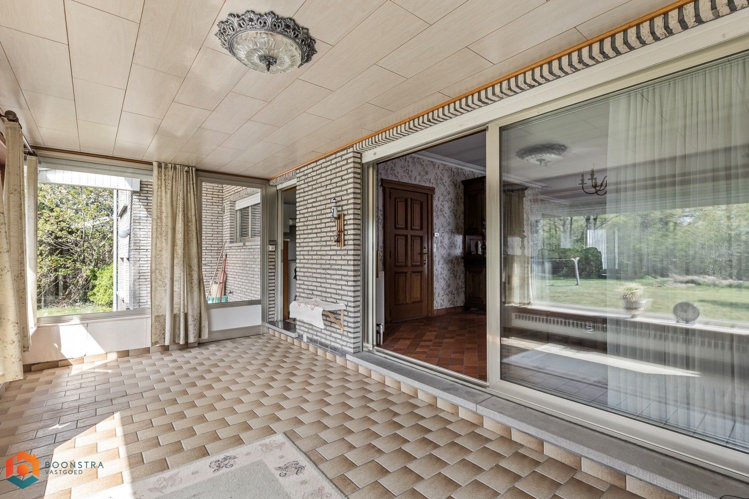 Te renoveren woning met 3 slpkrs op een ruim perceel foto 8