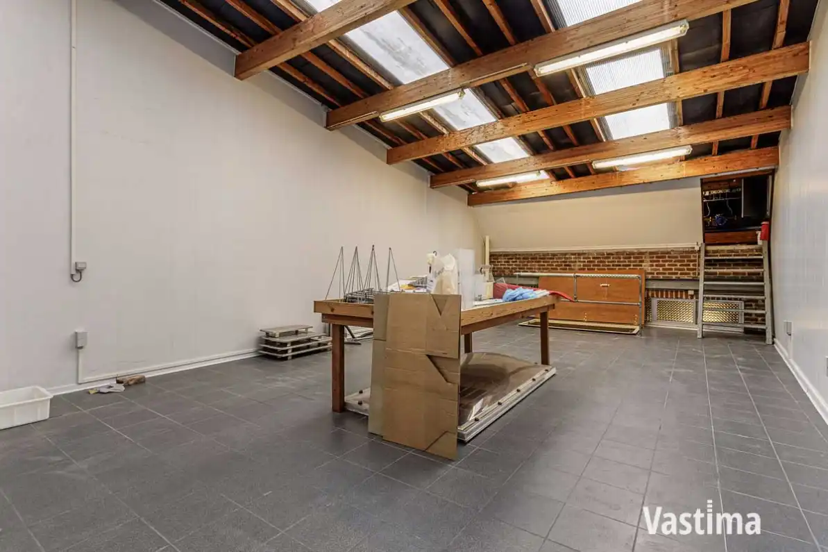 Handelszaak met ruime werk- en opslagplaats in Aalsterse winkelstraat foto 22