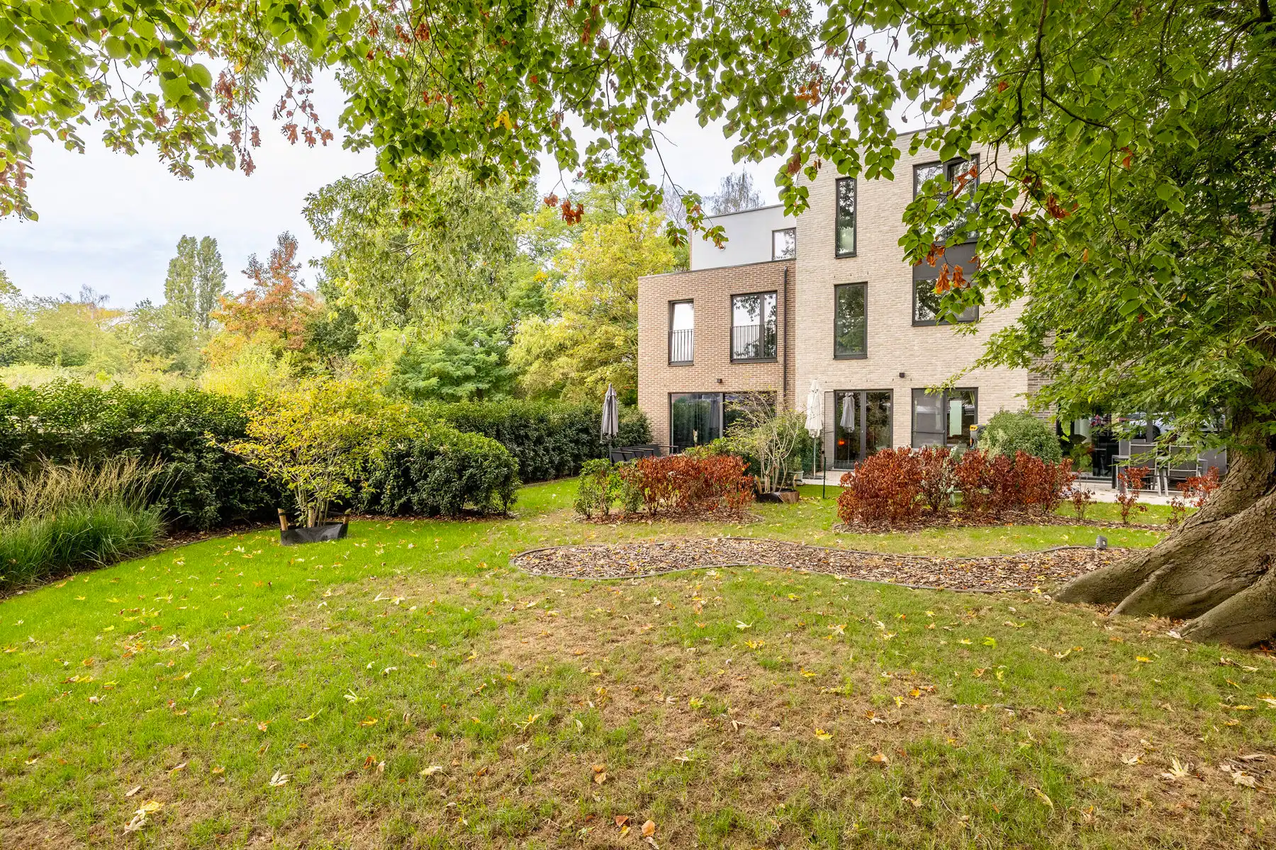Recente woning met 3 SLP, 2 BK, tuin en 3 autostaanplaatsen foto 22