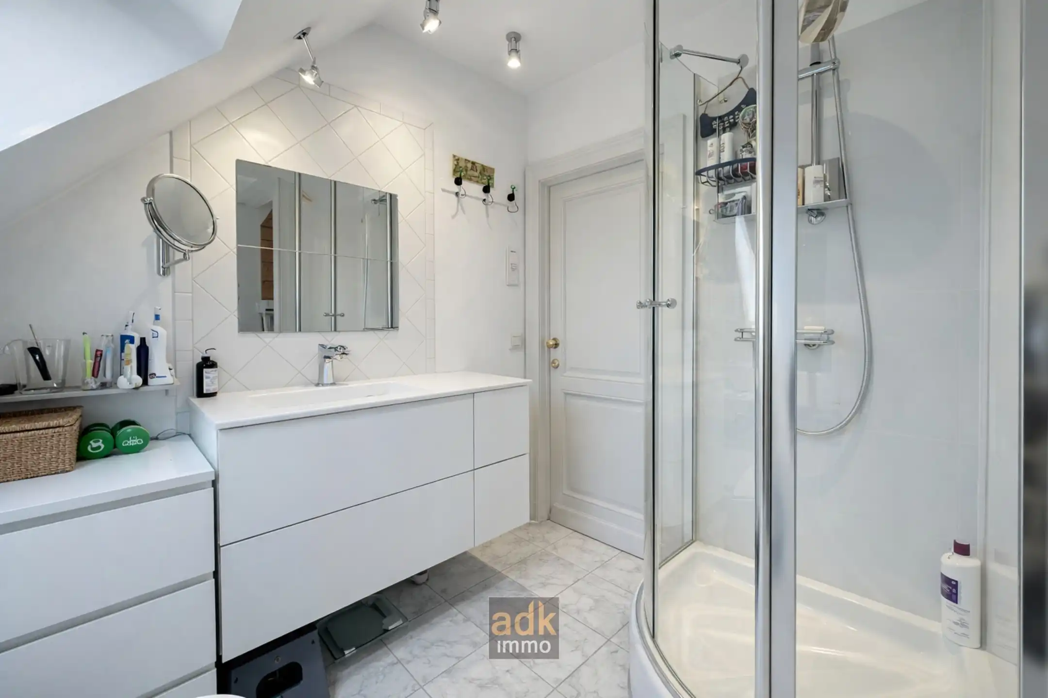 Bel-etagewoning met zonnige tuin op topligging nabij Brugse binnenstad foto 14