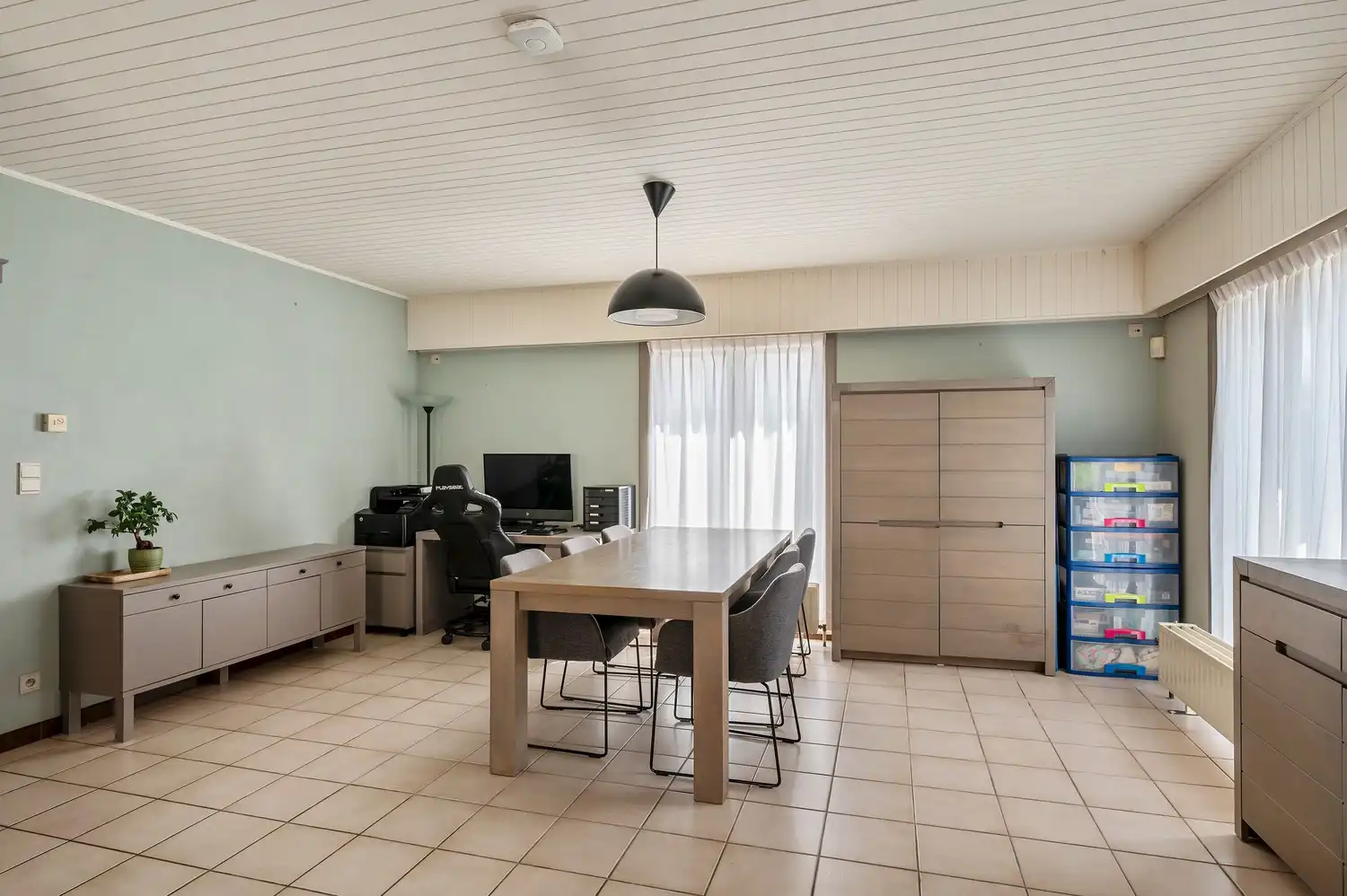 Instapklare open bebouwing op een ruim perceel van 1.185 m², landelijk gelegen met een prachtig vrij uitzicht aan de achterzijde. foto 11