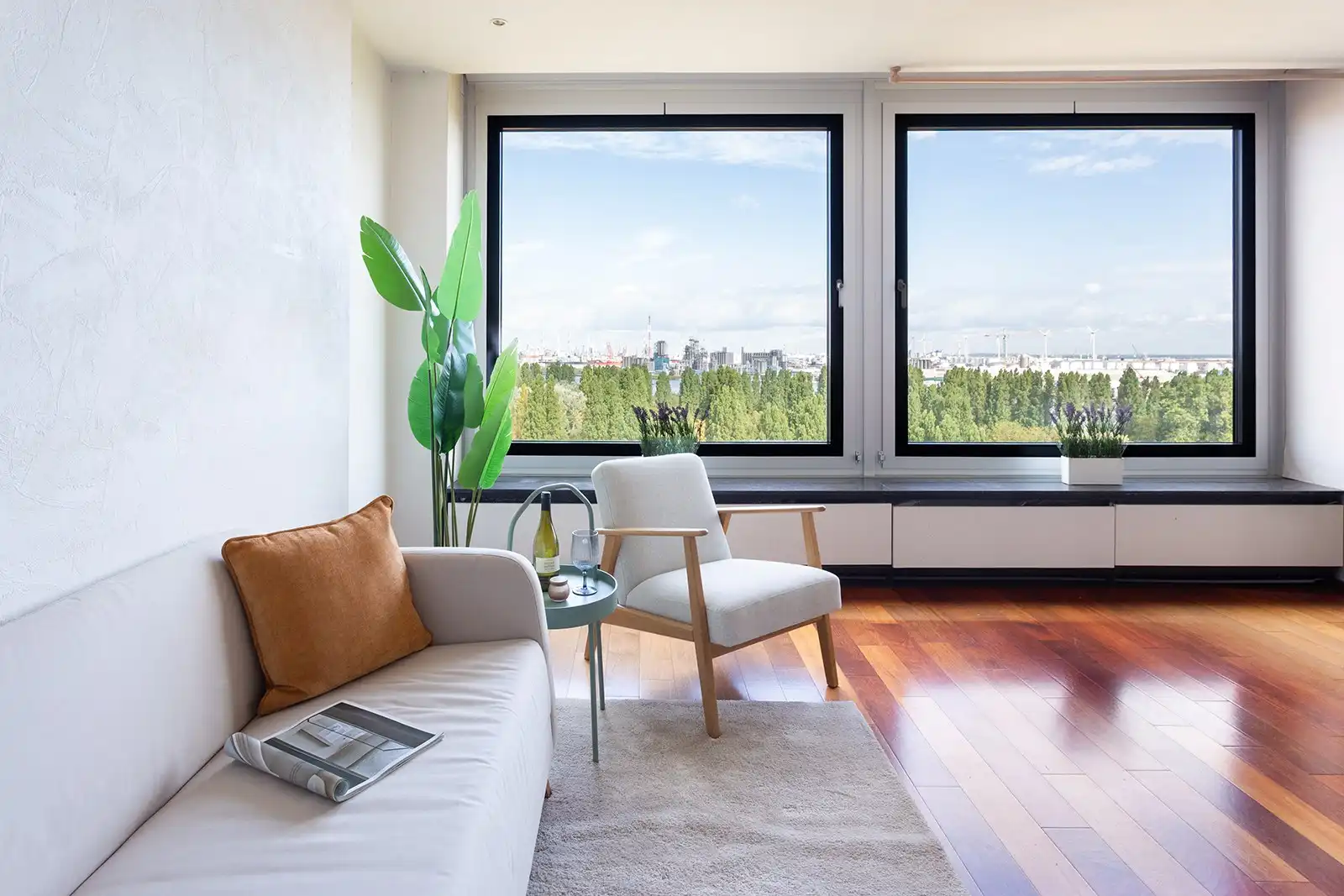 Lichtrijk 2-slaapkamerappartement met ruim terras en panoramisch uitzicht foto 4