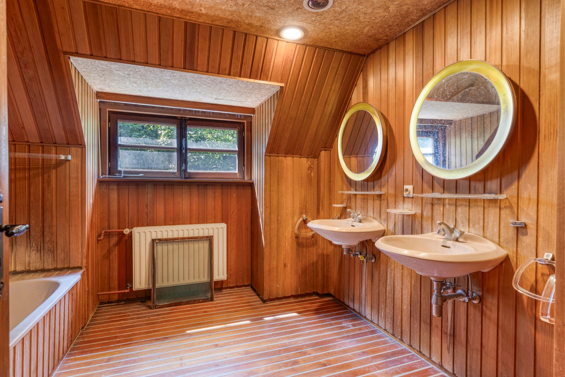 Te moderniseren rustig gelegen woning met 3/4 slaapkamers foto 19