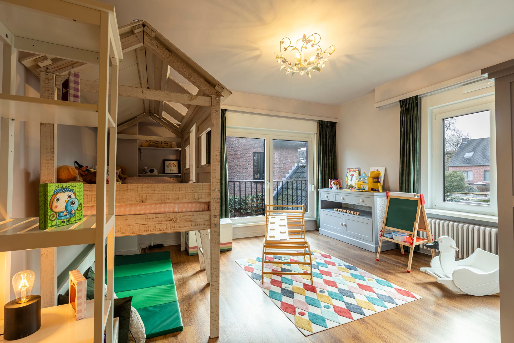 Instapklare gezinswoning met 5 slpks en ZW-tuin foto 14