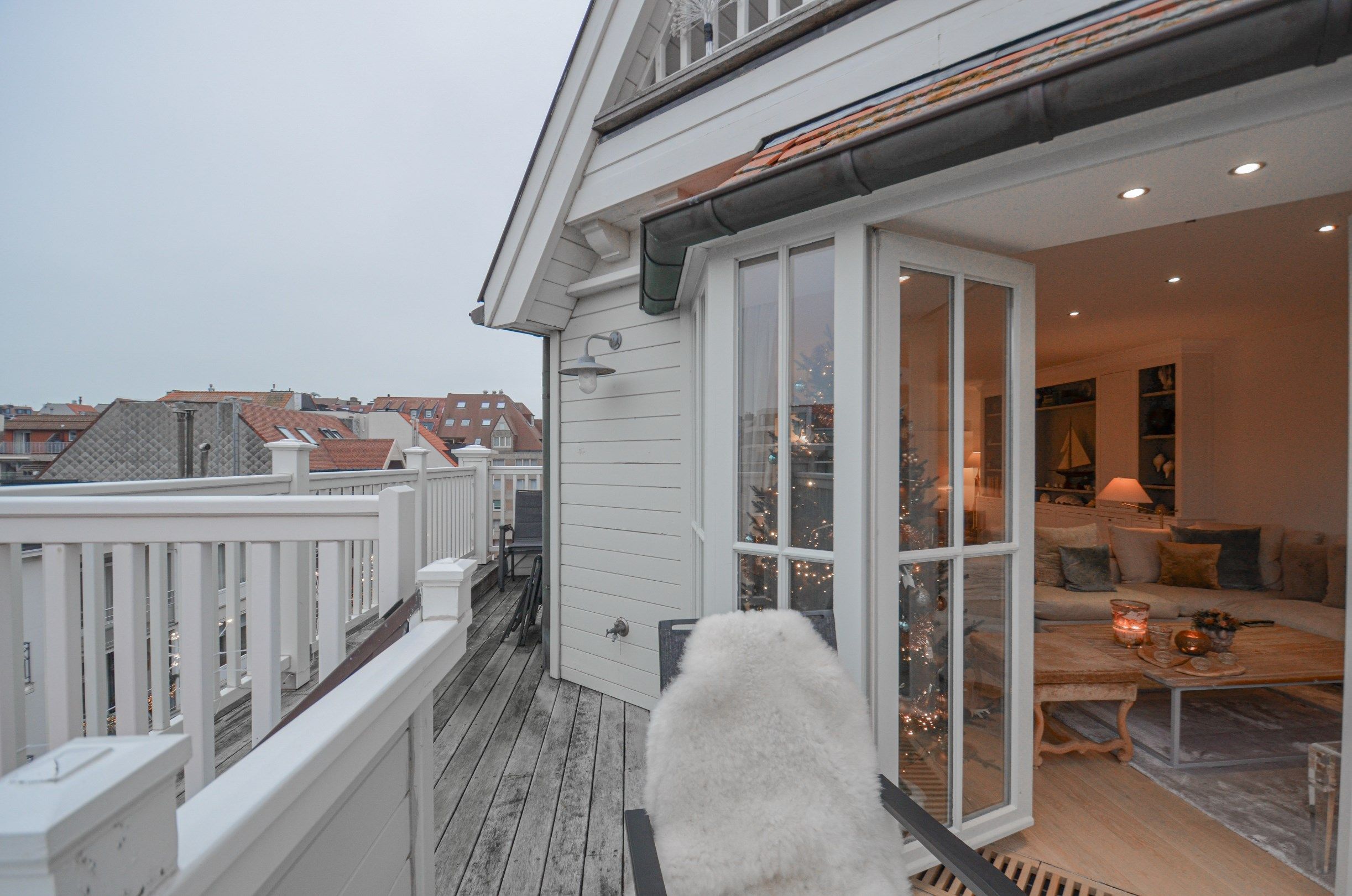 Uitzonderlijk hoekappartement met zonnige terrassen gelegen in een standingvolle residentie. foto 5