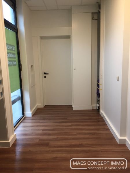 Kantoor van 180 m² te huur in Anzegem op toplocatie foto 11