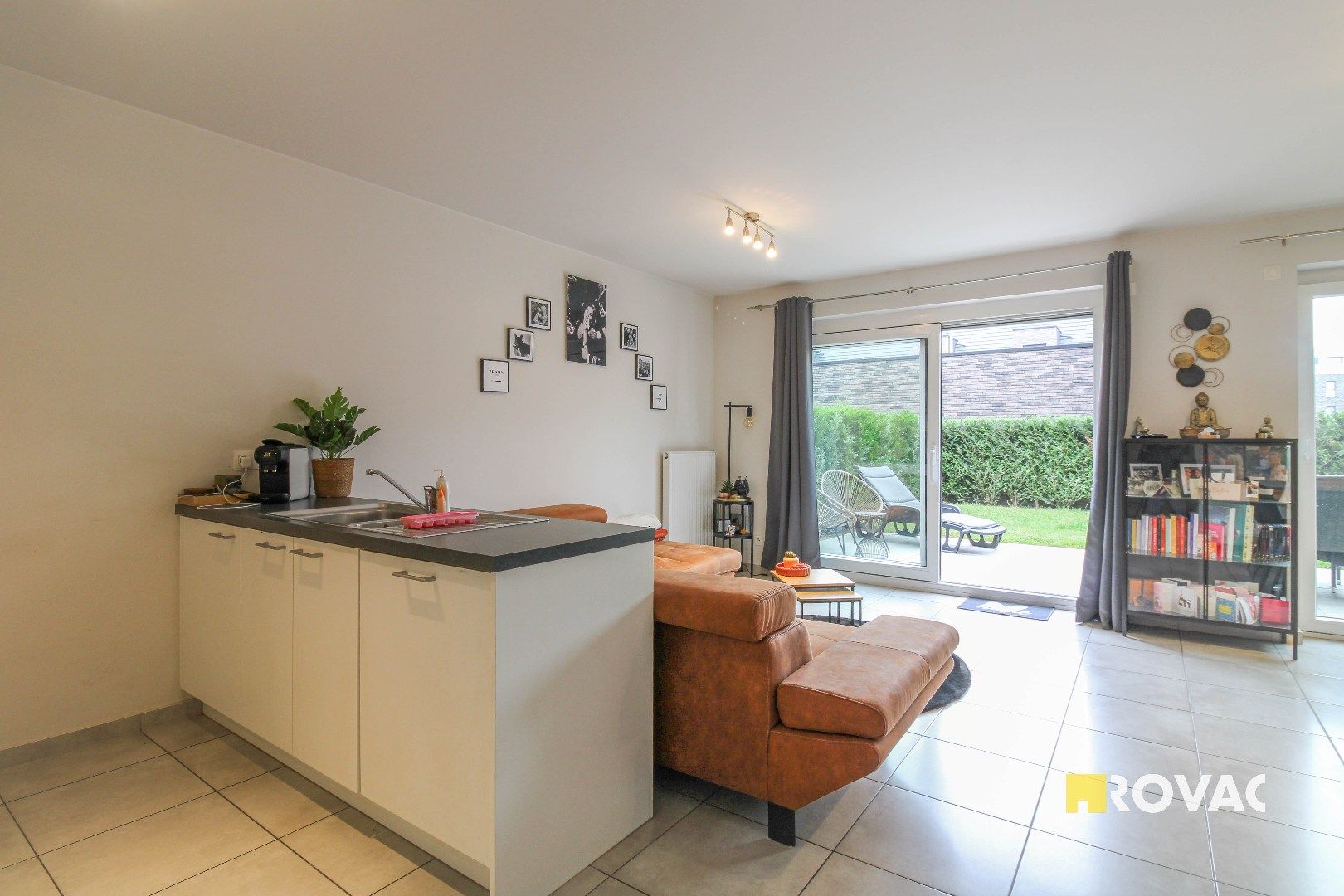 Gelijkvloers nieuwbouwappartement met tuin en garage! foto 7
