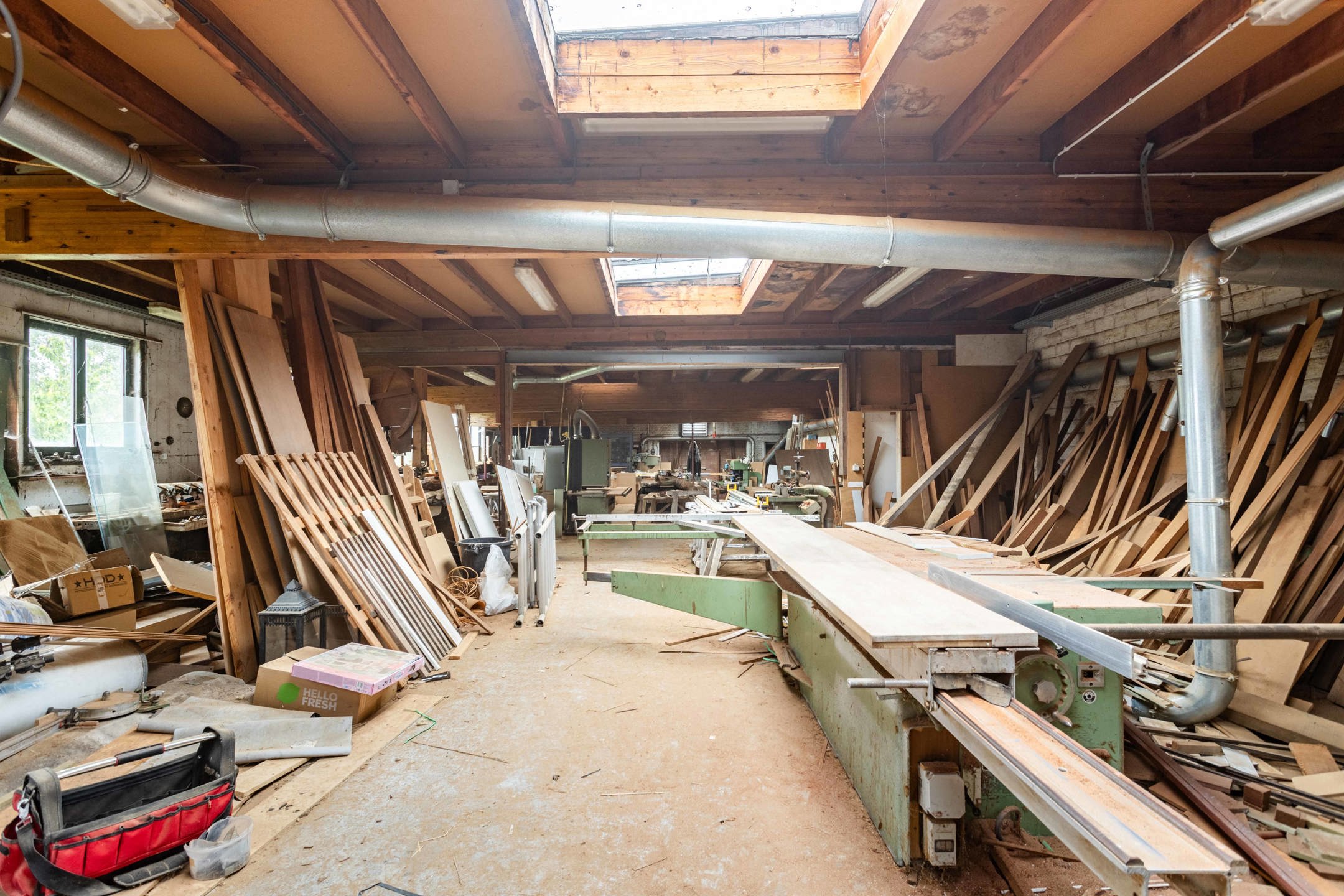 Atelier/loods met bouwgrond en parking in Nederename foto 3