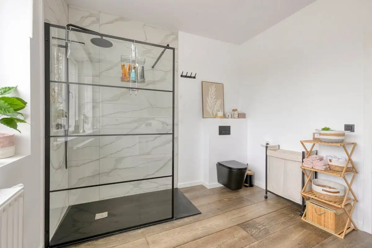 Instapklare halfopen woning te koop in Brugge met ruime tuin foto 12