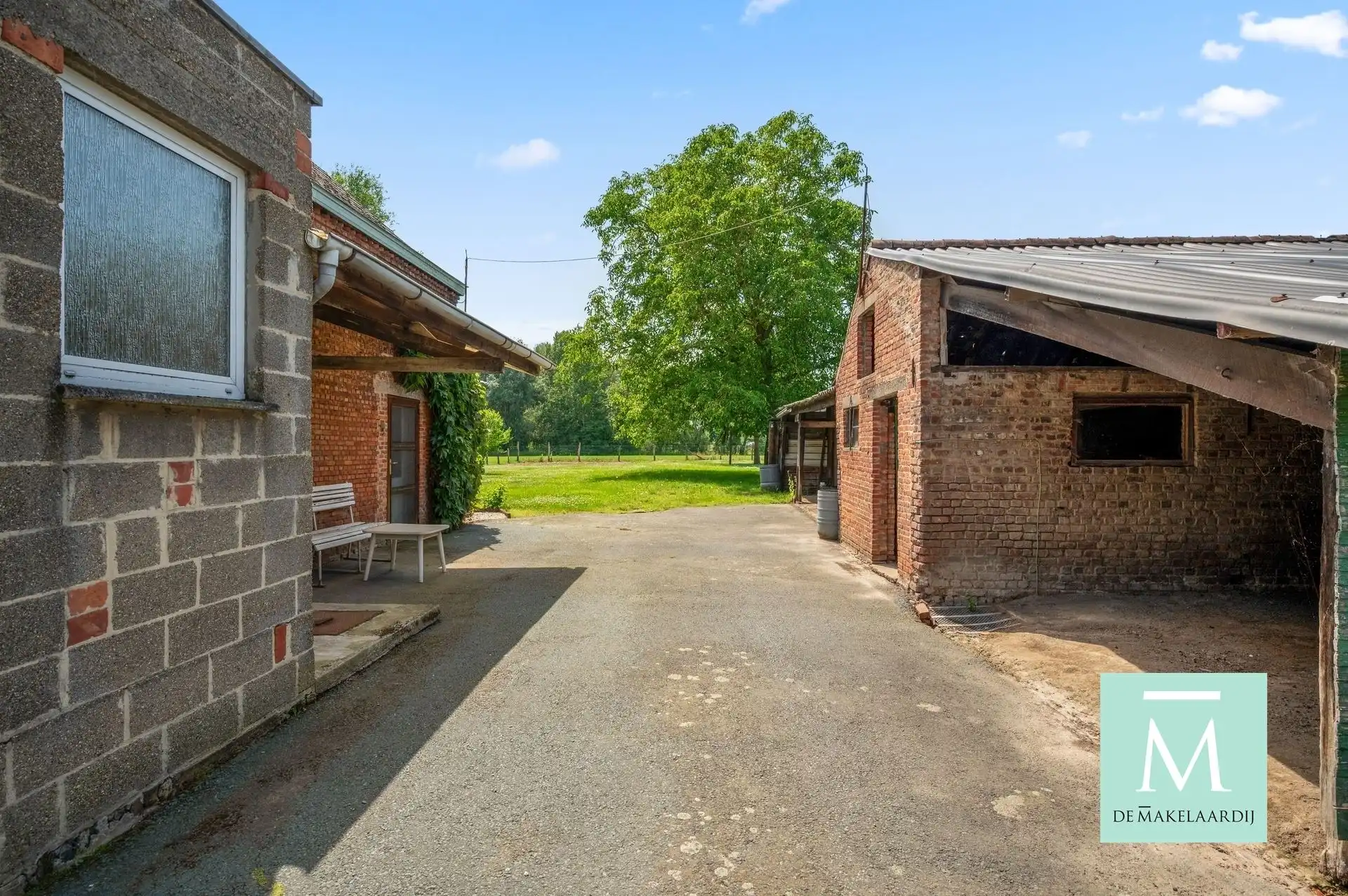 Te renoveren hoeve op een perceel van 20 are in het landelijke Eppegem foto 29