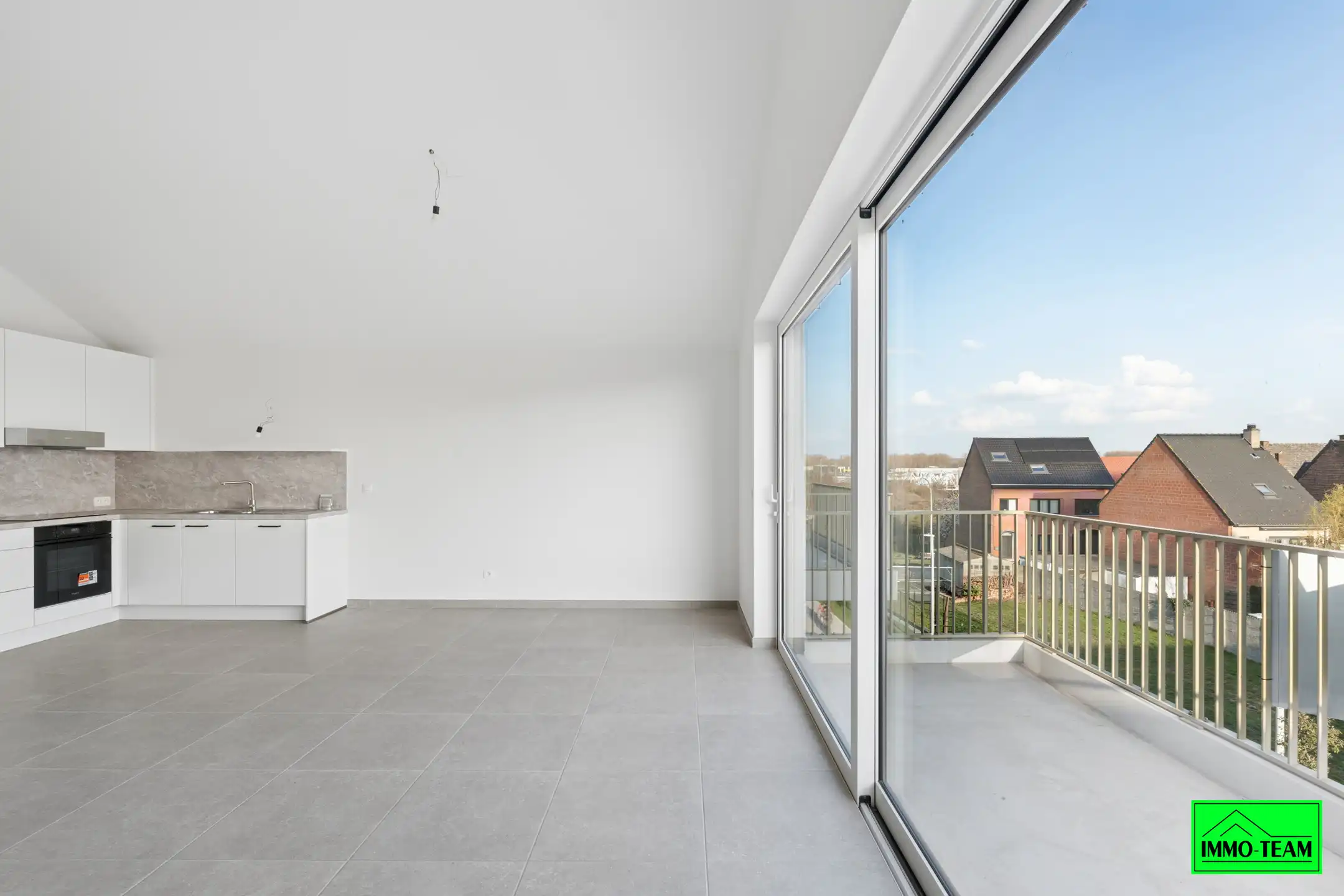 Nieuwbouwappartement met terras en autostaanplaats foto 4