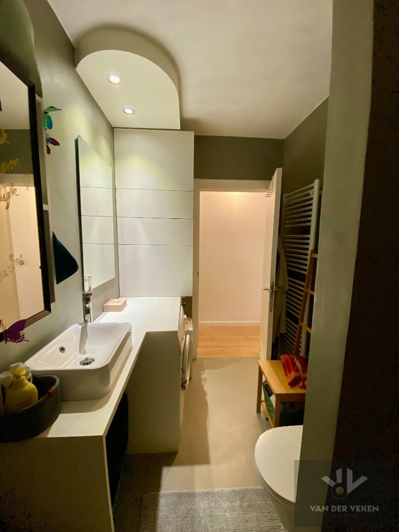 Rustig gelegen, recent gerenoveerd en energiezuinig appartement met zonneterras in hartje Runkst foto 9