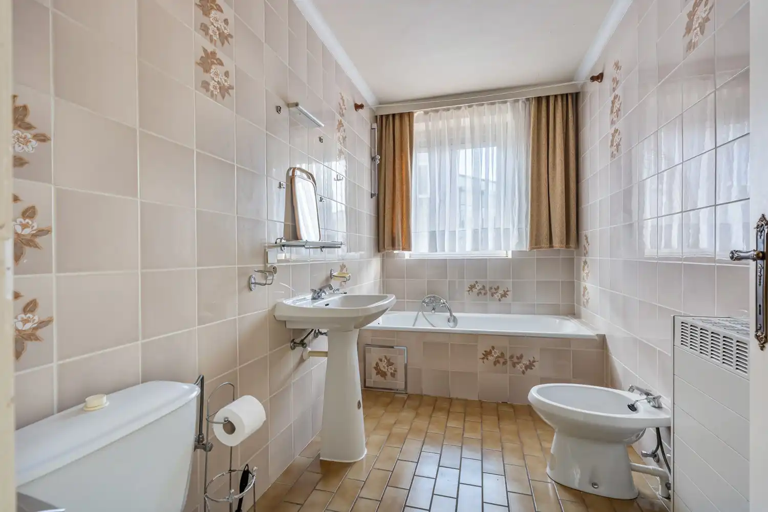 Gunstig gelegen appartement met 2 slaapkamers en 2 autostaanplaatsen foto 10