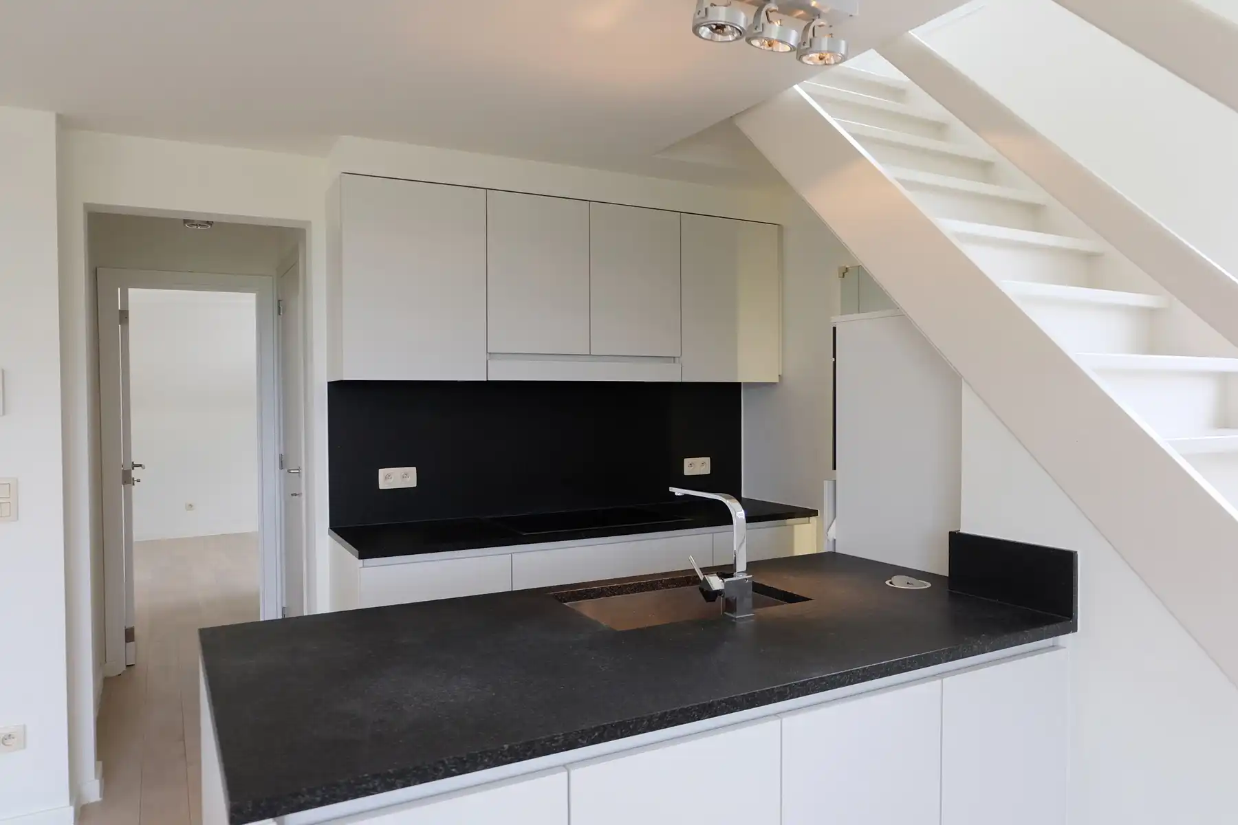 Appartement te huur foto 9