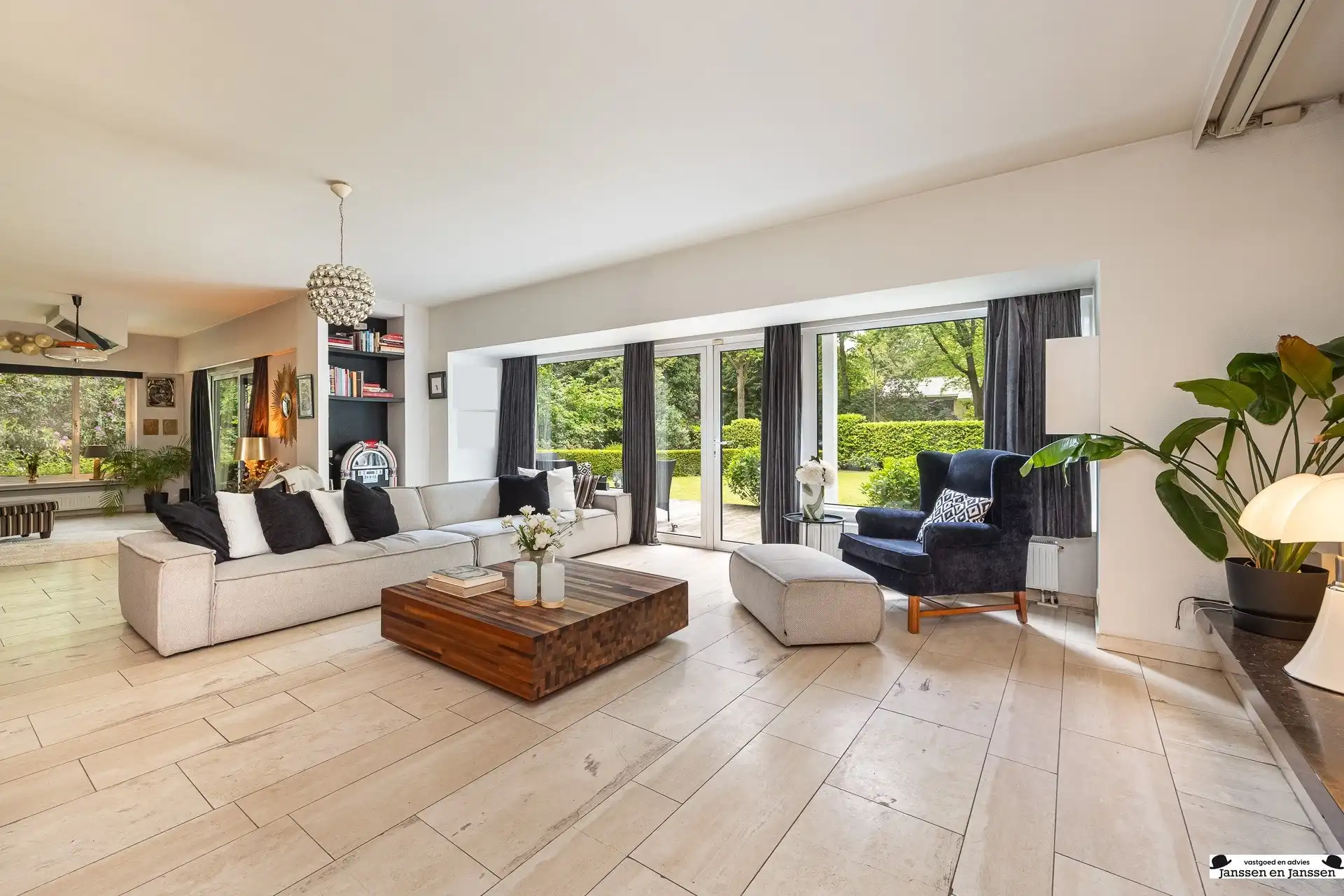 Exclusieve villa op royaal perceel van 3.000 m² grenzend aan uniek natuurdomein foto 7