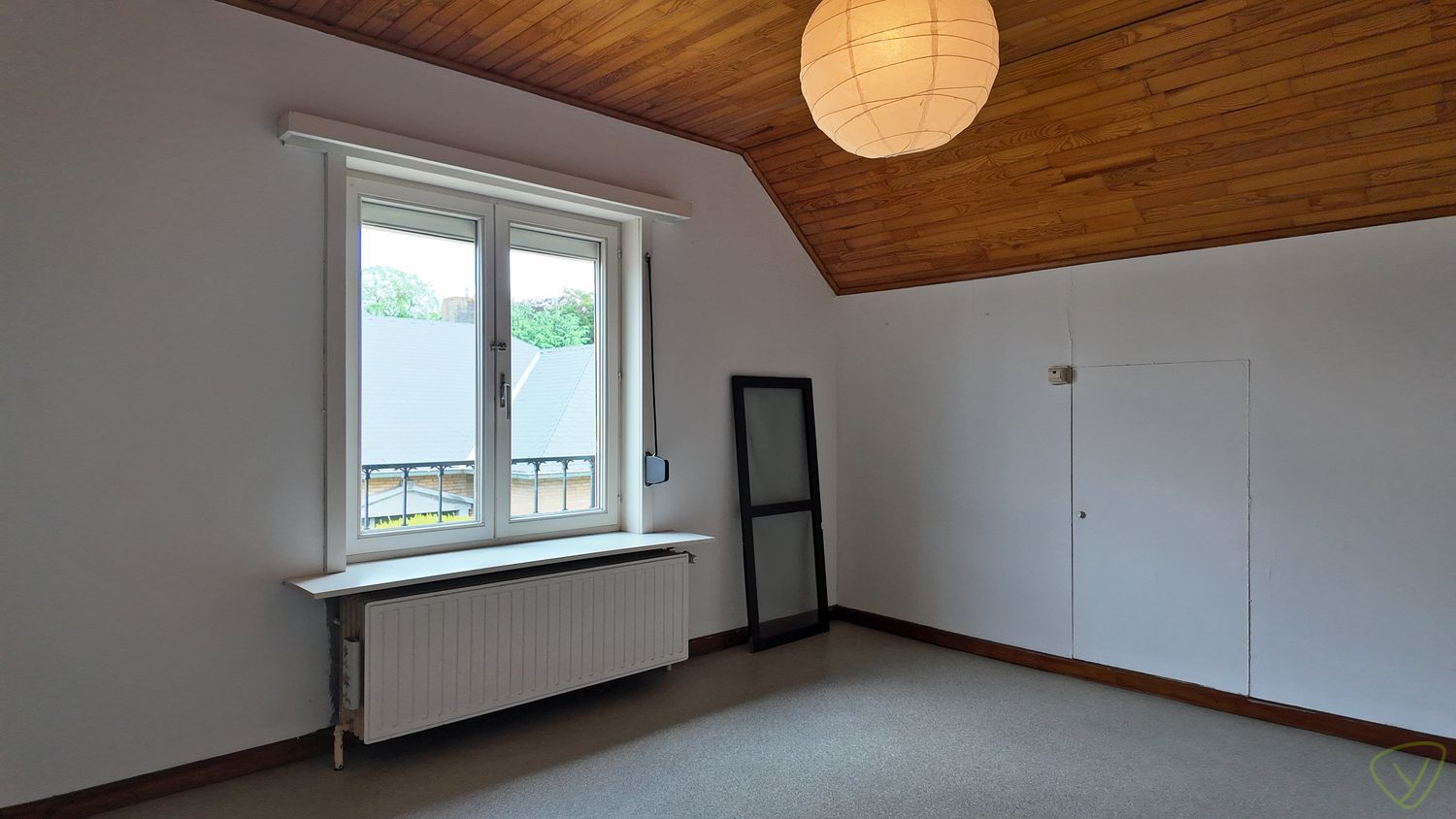 Ruime alleenstaande woning in een rustige buurt met grote tuin! foto 29