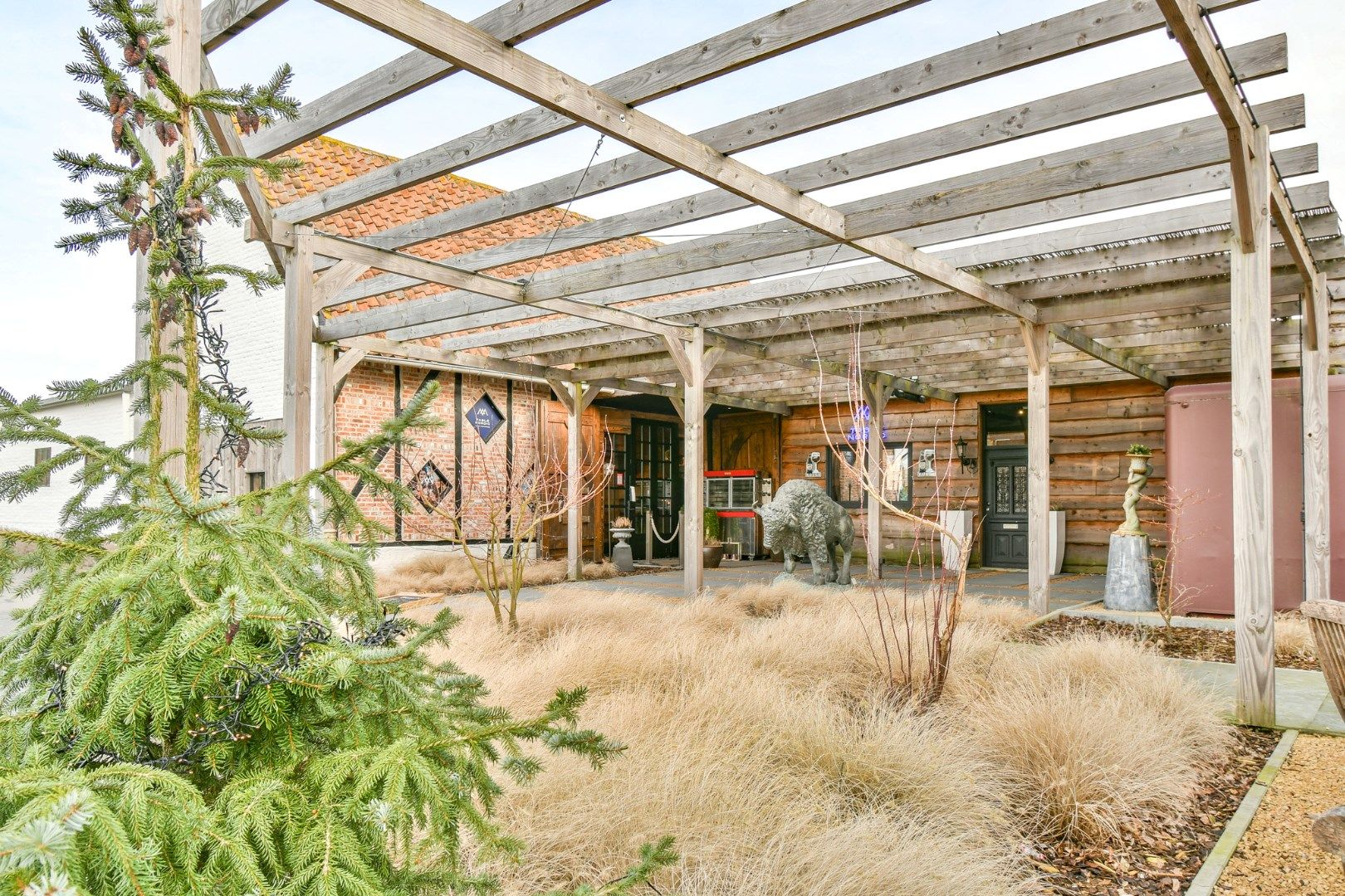 Exclusief domein met restaurant/feestzaal en luxueuze woning op 5 Ha te Torhout foto 3