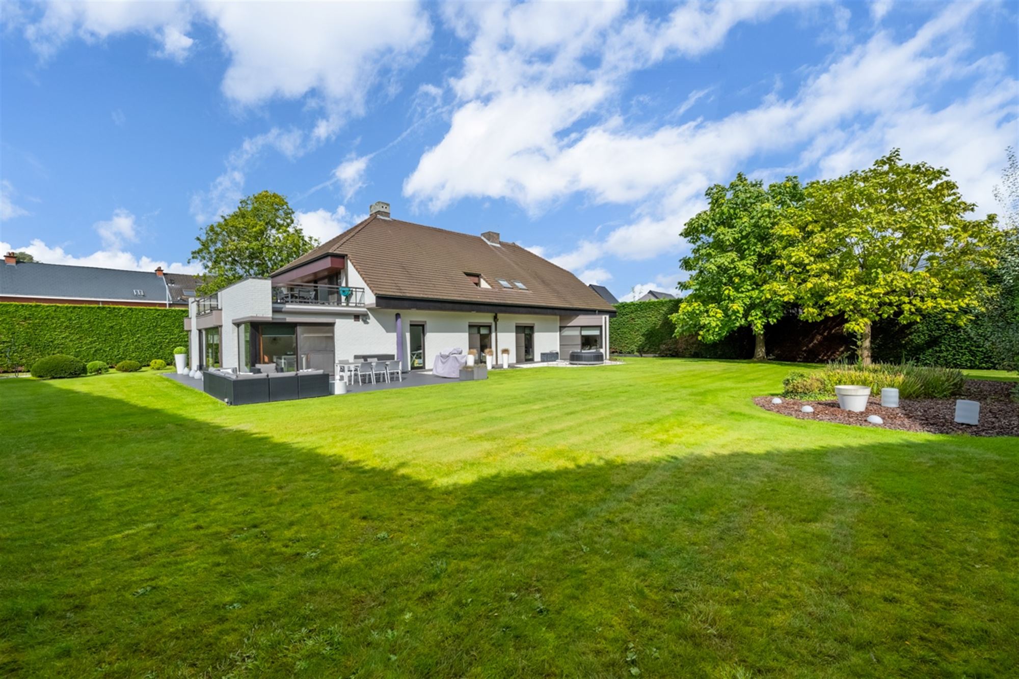 Uitzonderlijke multifunctionele woning te Hofstade. foto 1