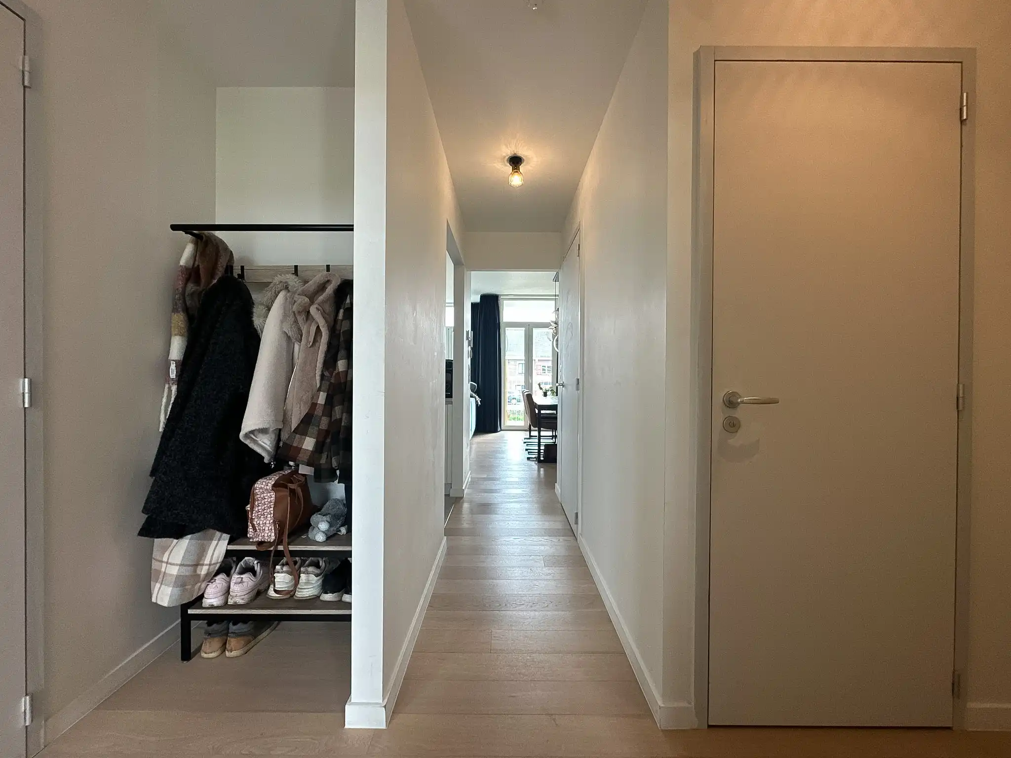 Modern en lichtrijk 2-slaapkamerappartement in Wetteren foto 2