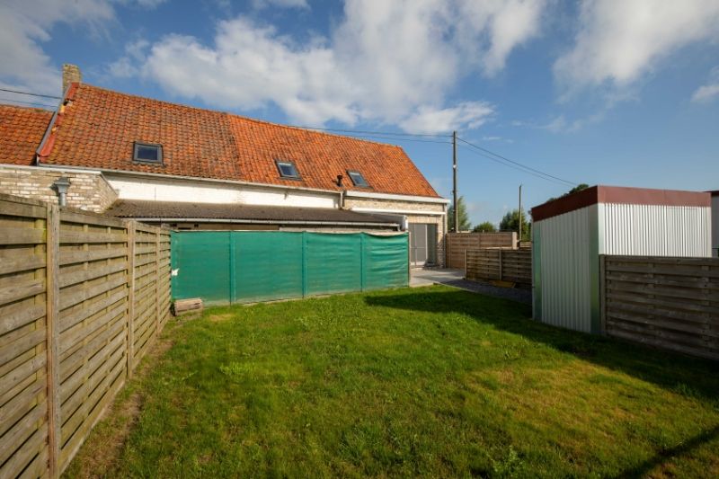 Groot-Diksmuide. Nieuwkapelle. Idyllisch gelegen charmante PAARDENHOEVE MET STALLINGEN, PADDOCK EN WEILAND gelegen in uitgestrekt natuurgebied en waterbeddingen.  UNIEK STUKJE PARADIJS foto 15