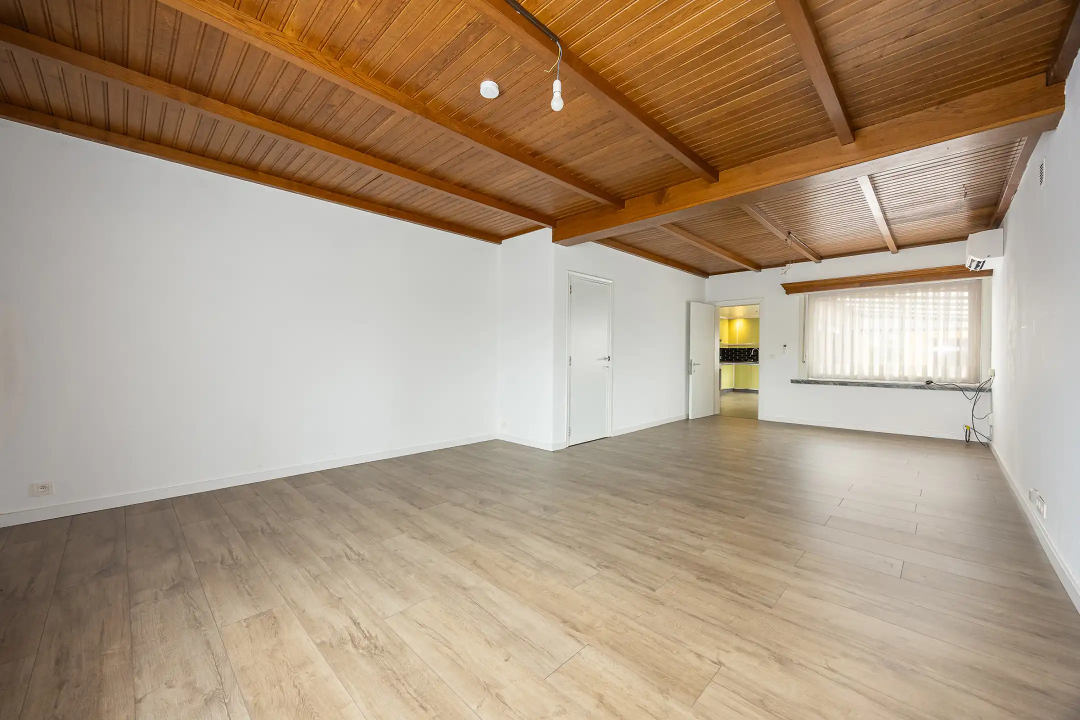 Gezinswoning met 2 slaapkamers op zeer rustige locatie te Vosselaar. foto 4