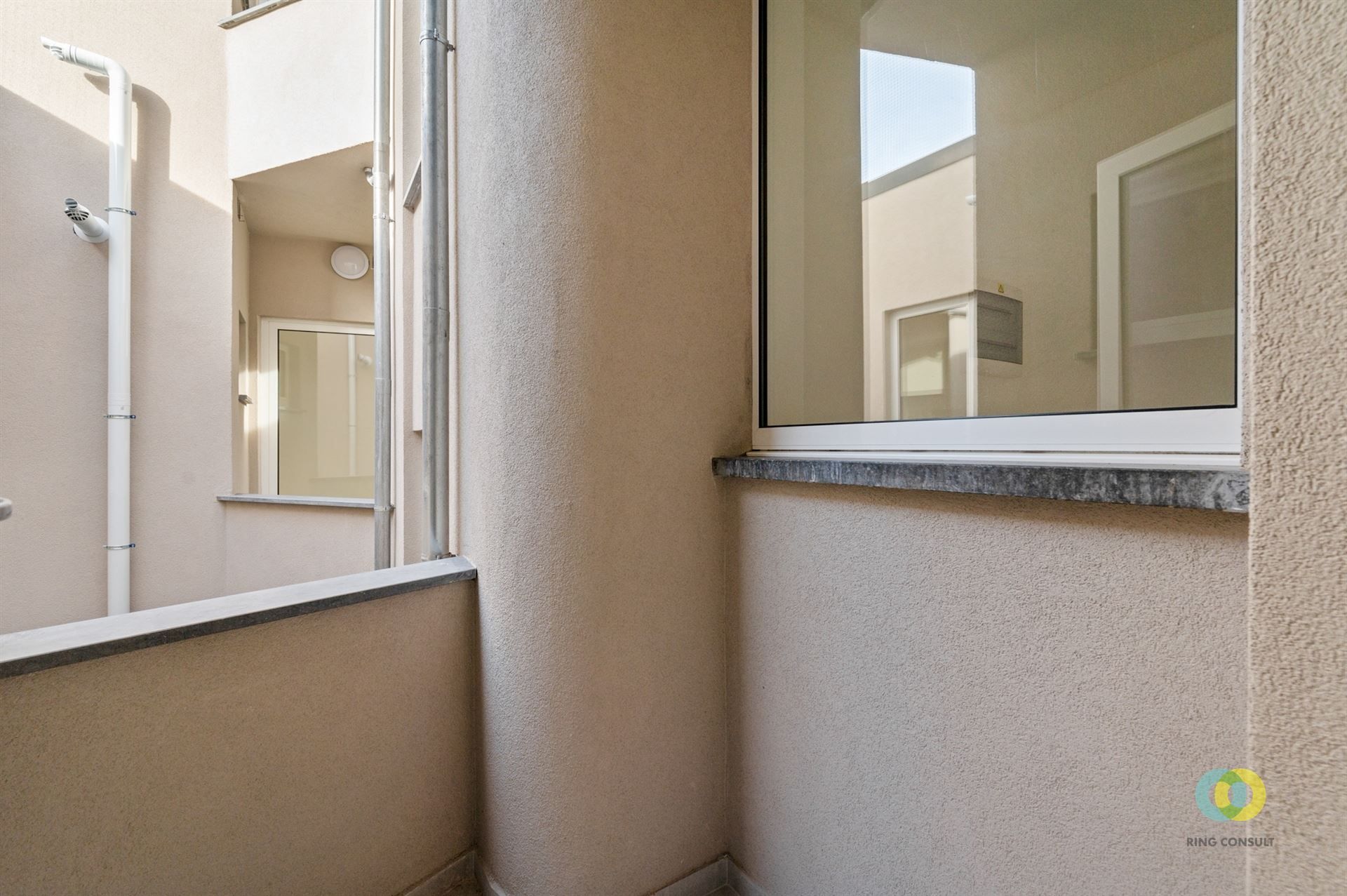 Gerenoveerd appartement met twee slaapkamers foto 7
