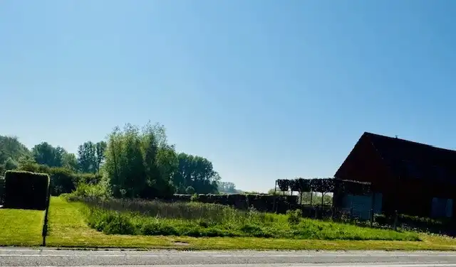 Goed gelegen bouwgrond foto 2