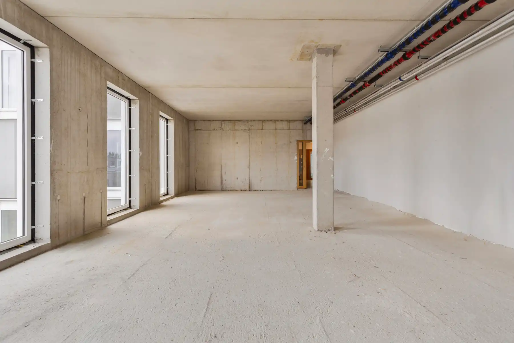 Nieuwbouw kantoorruimte met grote zichtbaarheid (359m²) foto 6