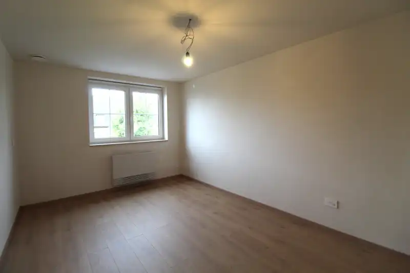 Nieuwe halfopen woning met 3 slaapkamers foto 8