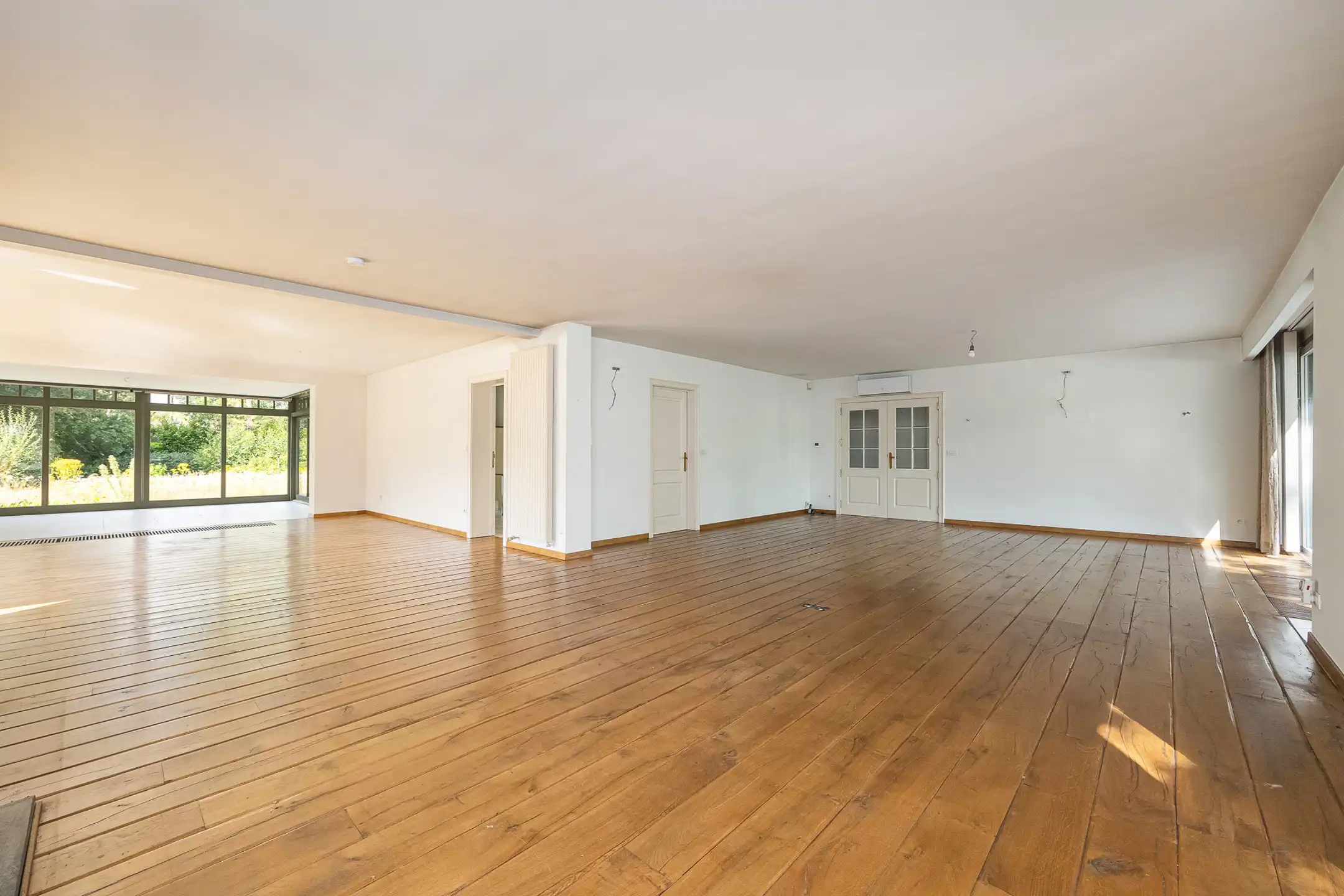 Ruime villa met 2 (mog. 3) slaapkamers op 2.030 m² op het ZW foto 8