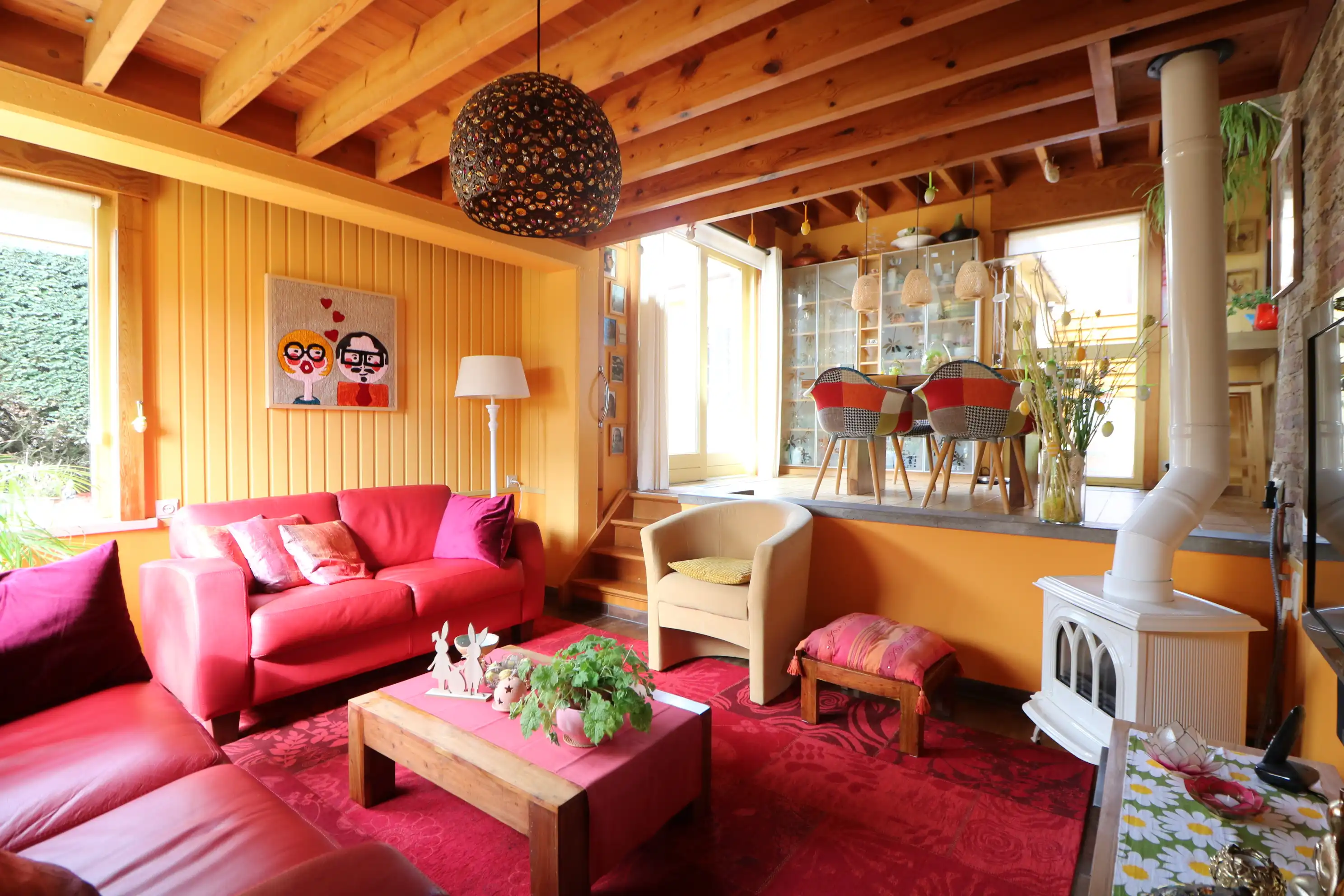 Lichtrijke woning met 2 slaapkamers en prachtige tuin gelegen te Harendijke. foto 4