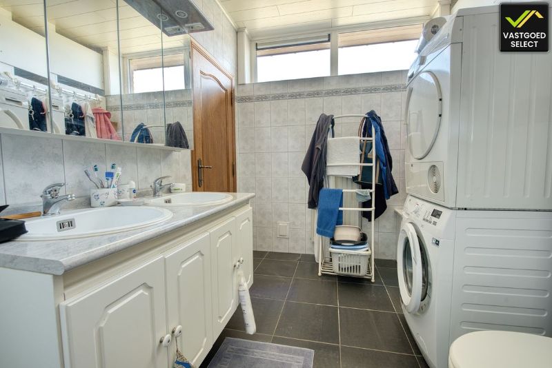 Te huur: ruime en energiezuinige gezinswoning in Sint-Jan-in-Eremo foto 9