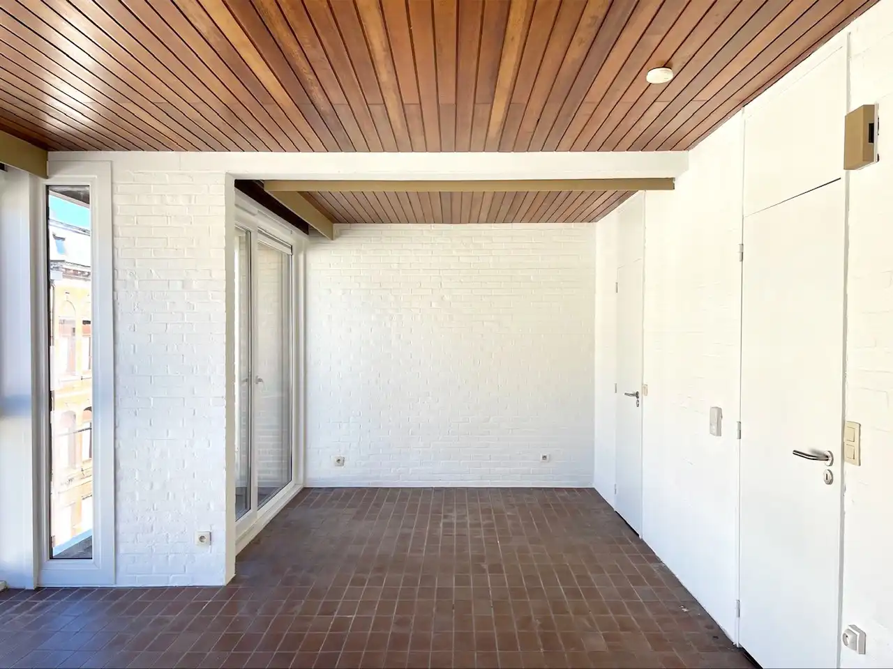 Verzorgde studio met balkon op centrale ligging foto 3